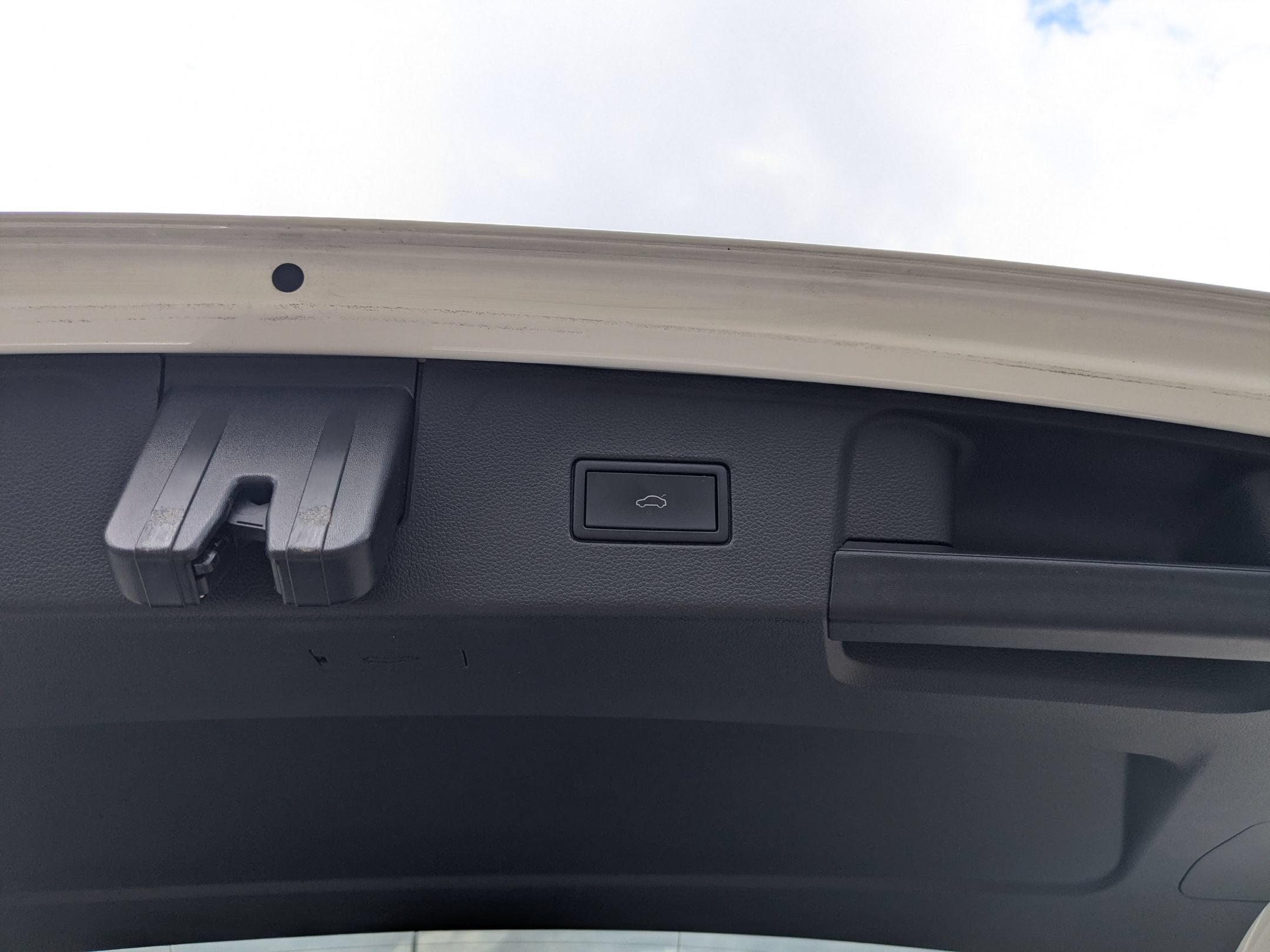 2022 Volkswagen Atlas 3.6L V6 SEL Premium R-Line