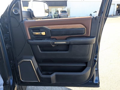 2022 RAM 3500 Limited Longhorn Crew Cab 4x4 8' Box