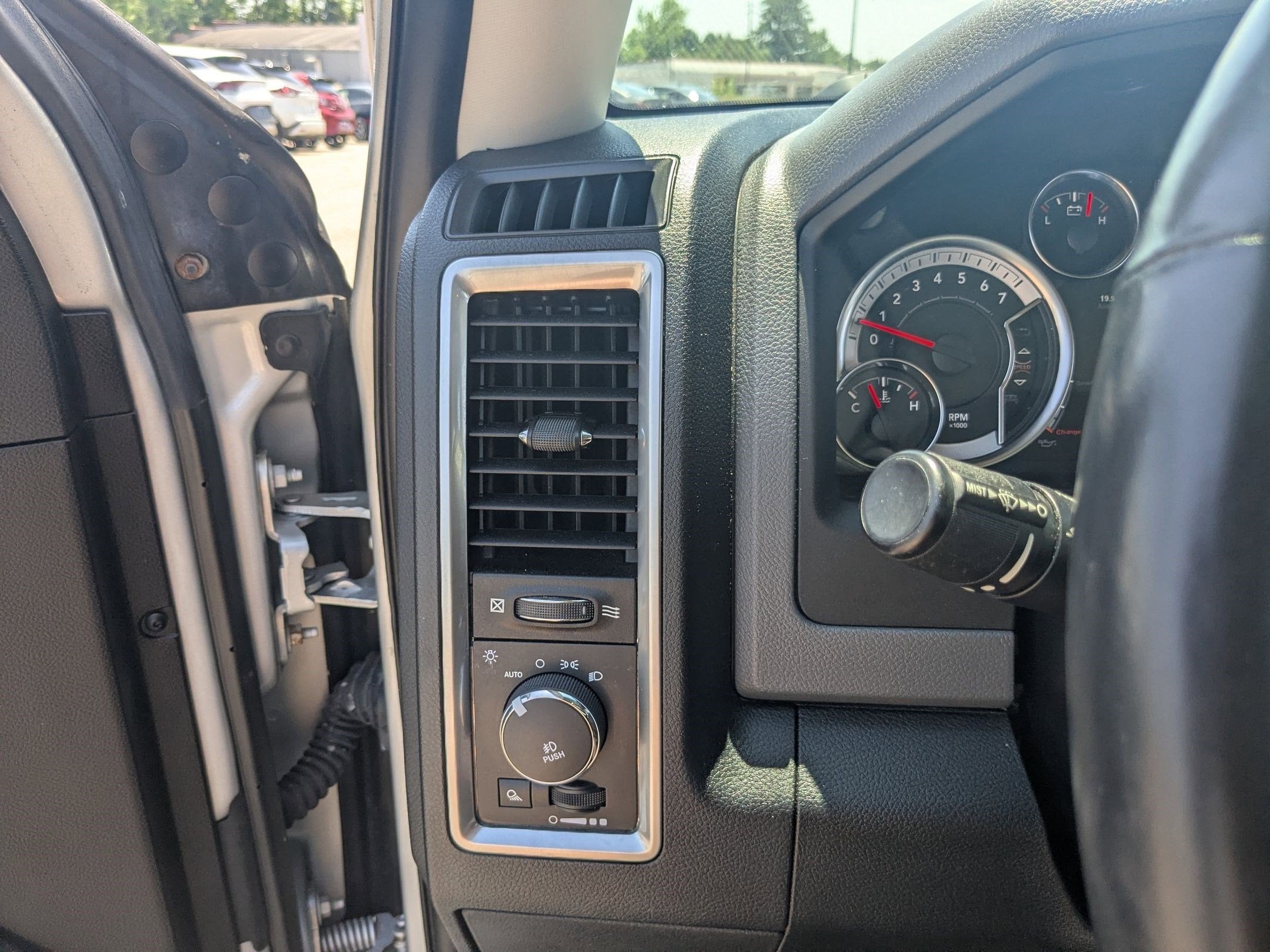 2018 RAM 1500 Big Horn Crew Cab 4x4 5'7' Box