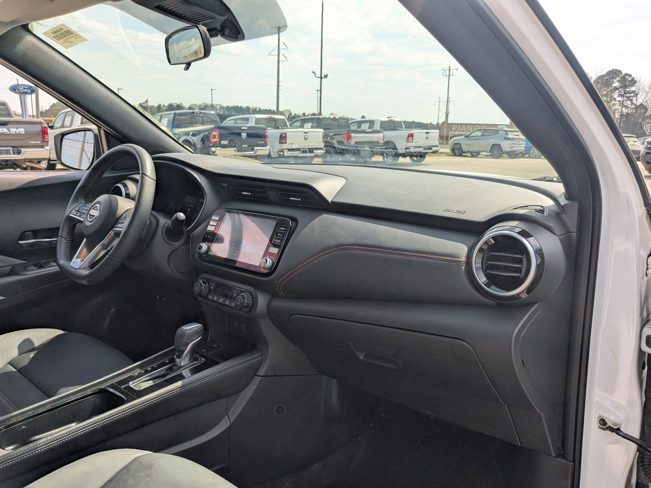 2023 Nissan Kicks SR Xtronic CVT