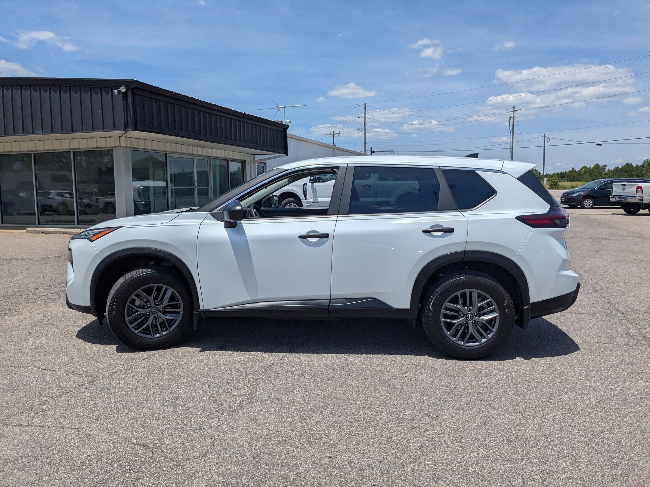 2025 Nissan Rogue S FWD