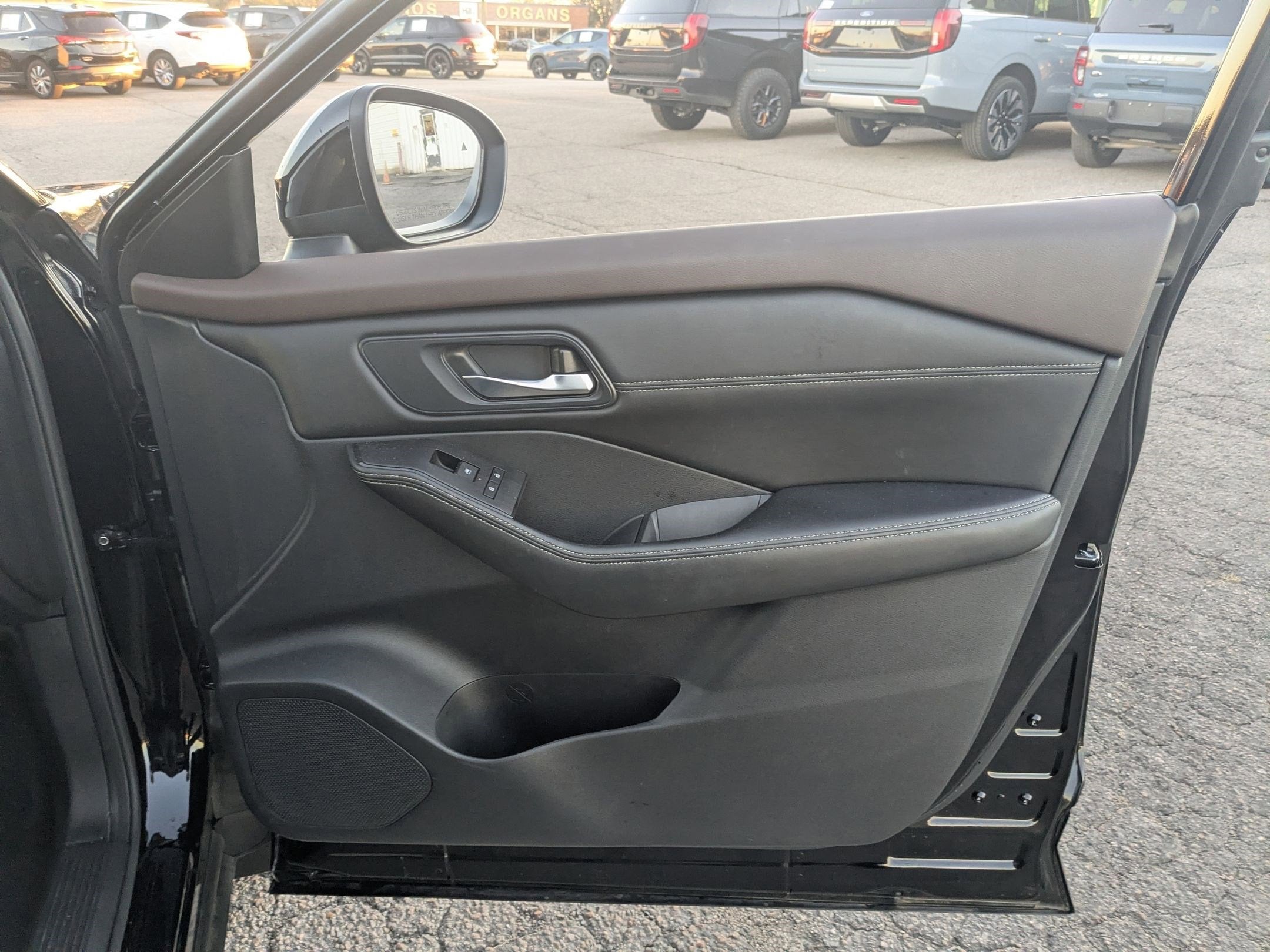 2023 Nissan Rogue SV FWD