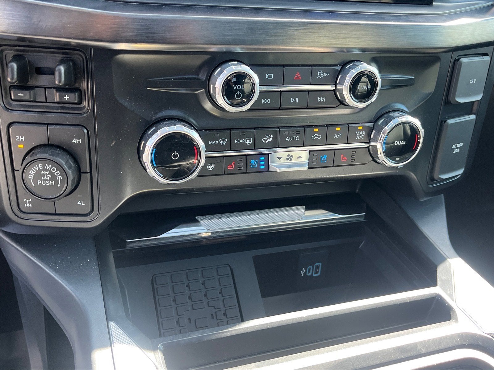 2025 Ford Super Duty F-350 SRW LARIAT