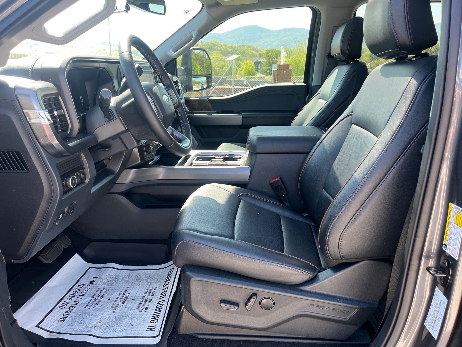 2025 Ford Super Duty F-350 SRW LARIAT