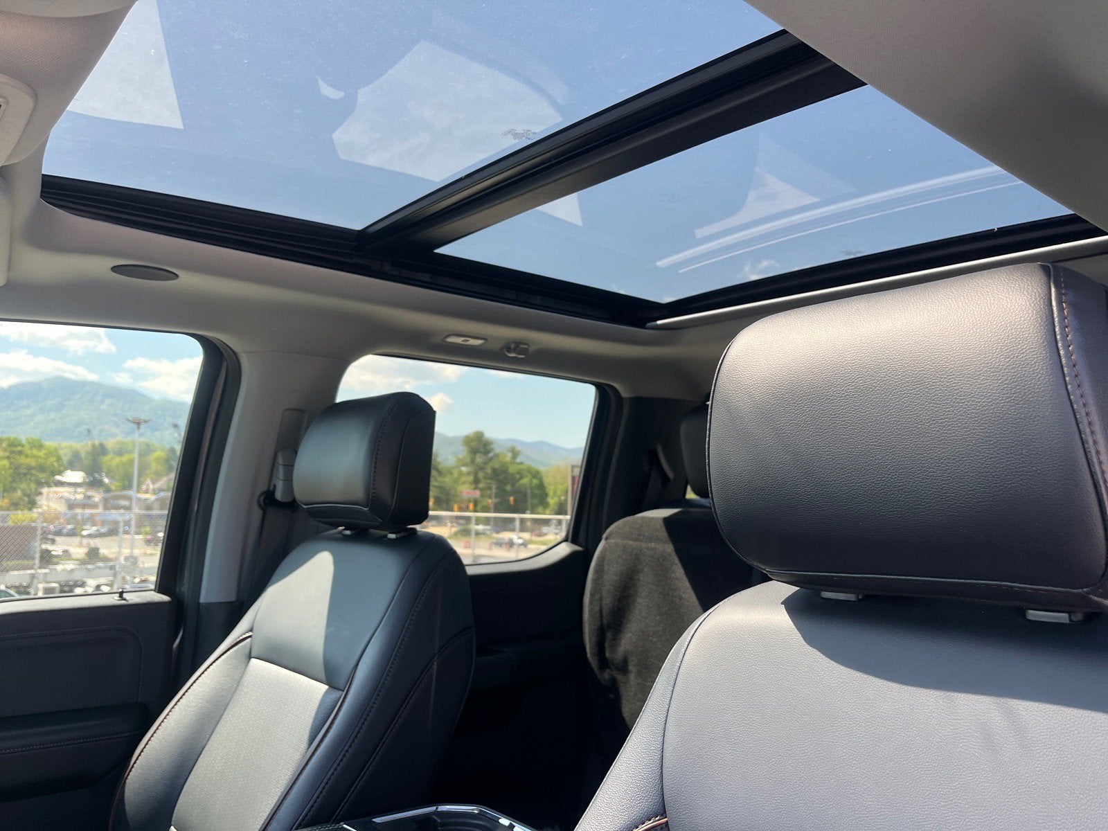 2025 Ford Super Duty F-350 SRW LARIAT