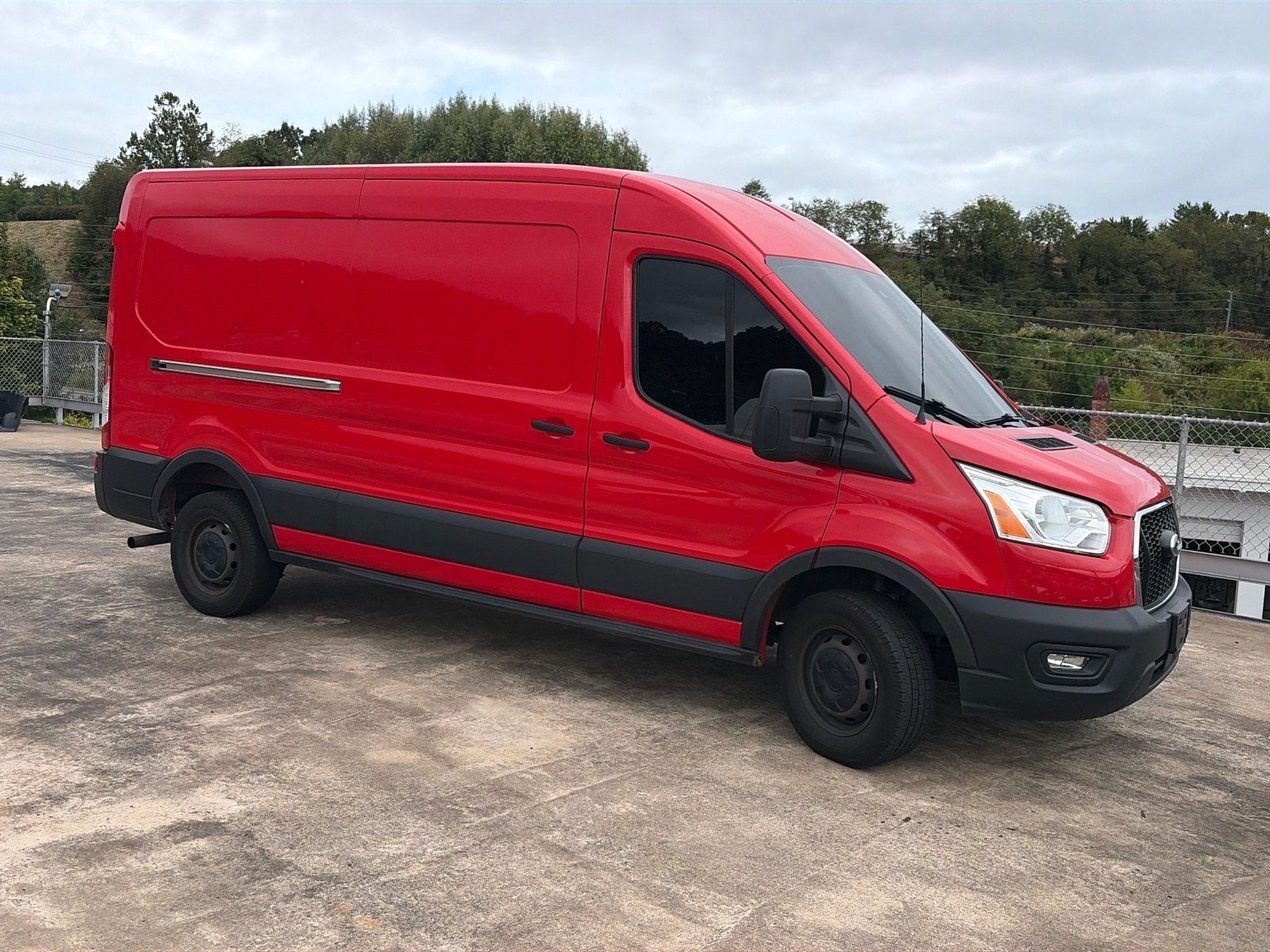 2022 Ford Transit Cargo Van T-250 130" Med Rf 9070 GVWR RWD