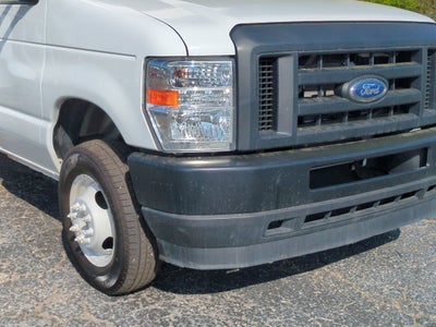 2024 Ford E-Series Cutaway Base