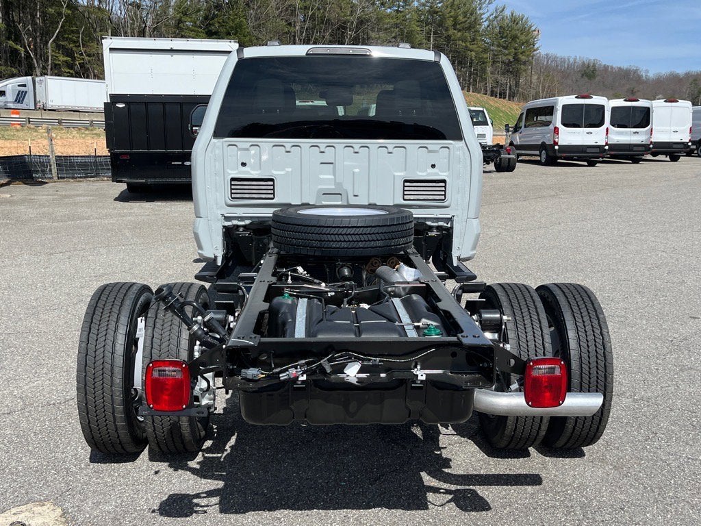 2025 Ford Super Duty F-450 DRW XLT