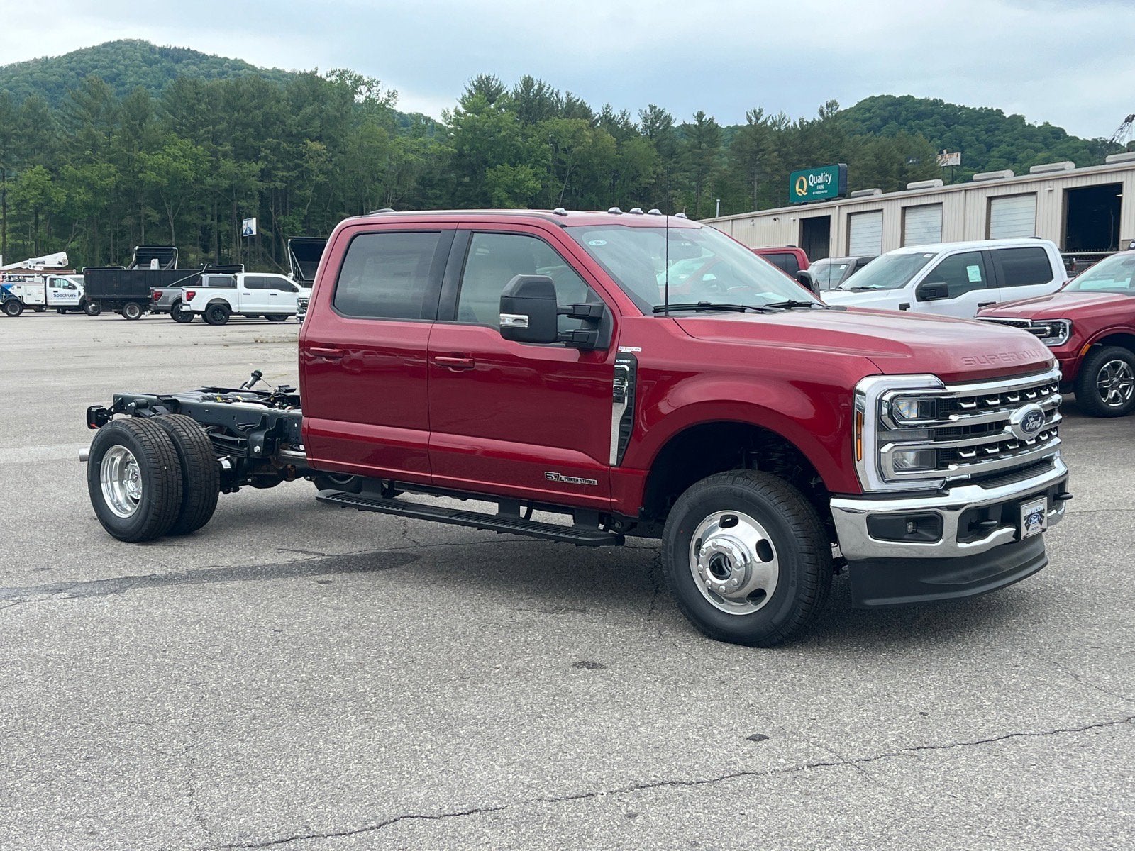 2026 Ford Super Duty F-350 DRW Lariat DRW
