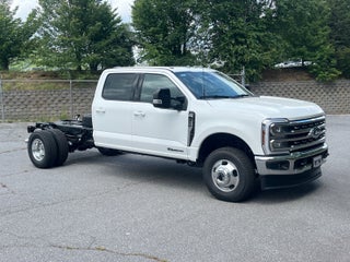 2026 Ford Super Duty F-350 DRW LARIAT