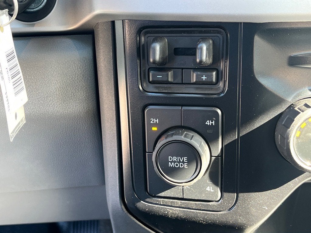 2025 Ford Super Duty F-600 DRW XLT