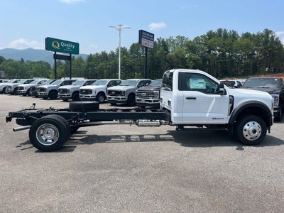 2025 Ford Super Duty F-600 DRW XLT