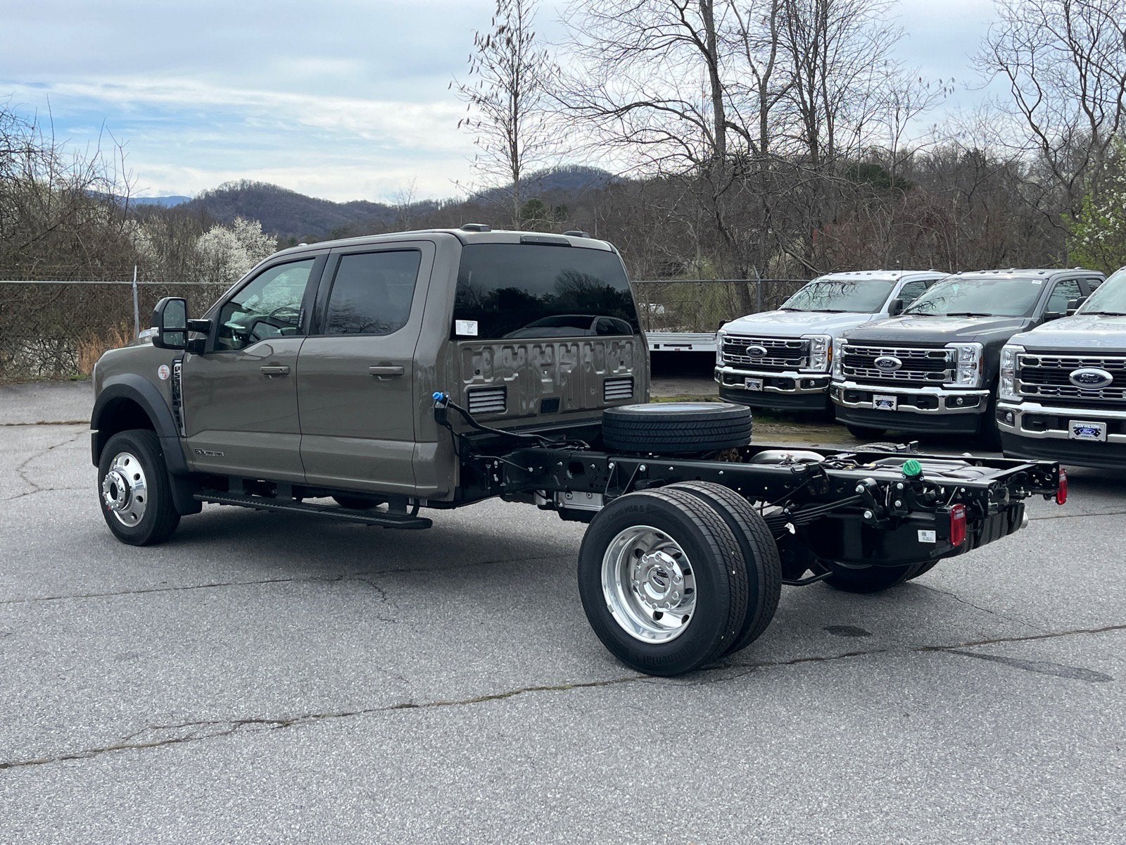 2026 Ford Super Duty F-550 DRW Lariat DRW