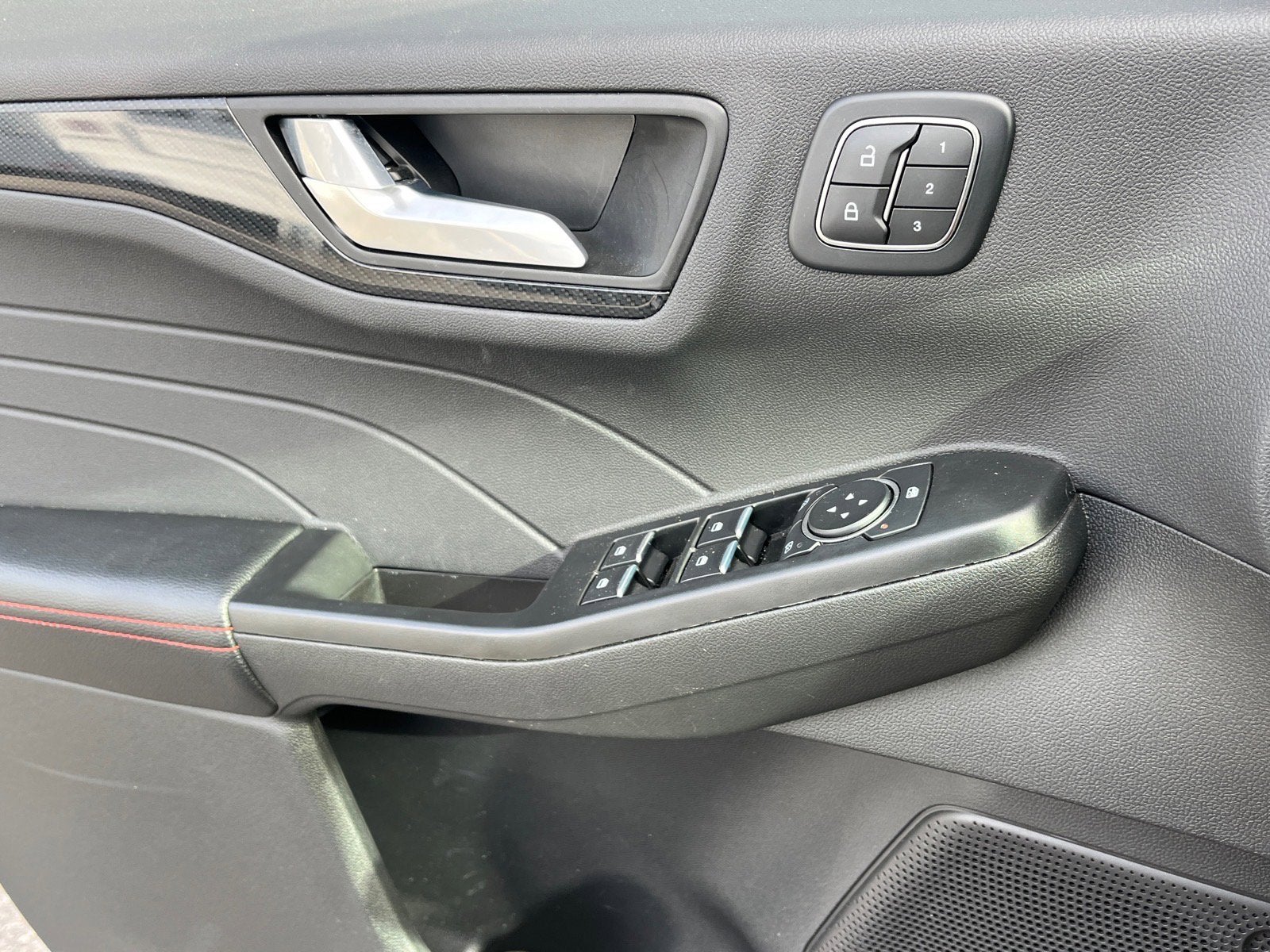 2025 Ford Escape ST-Line Elite