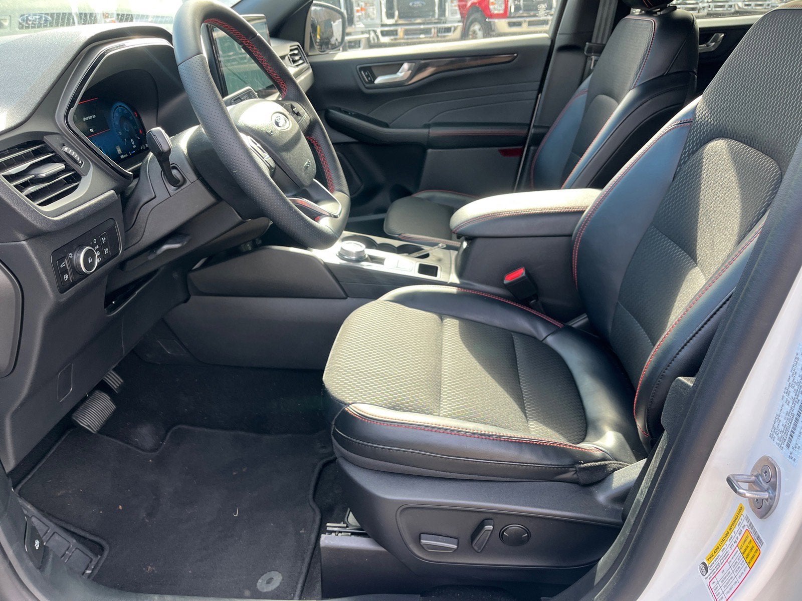 2025 Ford Escape ST-Line Elite