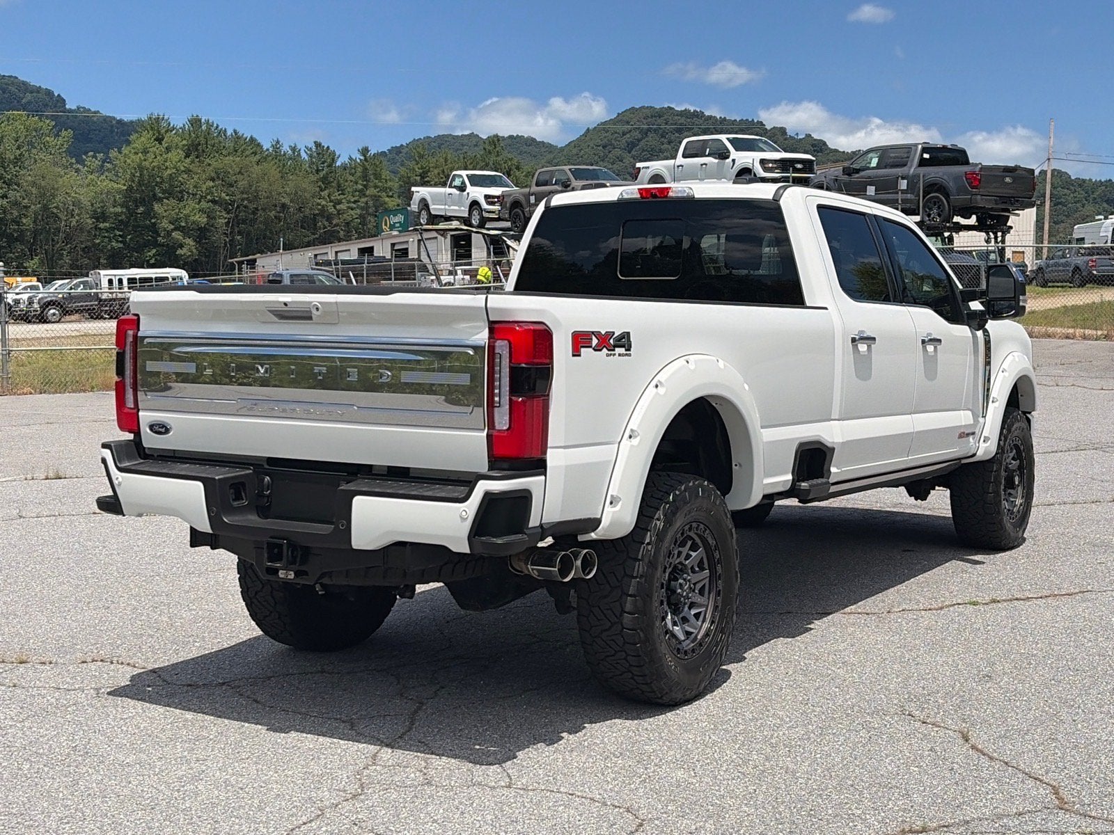 2024 Ford Super Duty F-350 SRW Limited