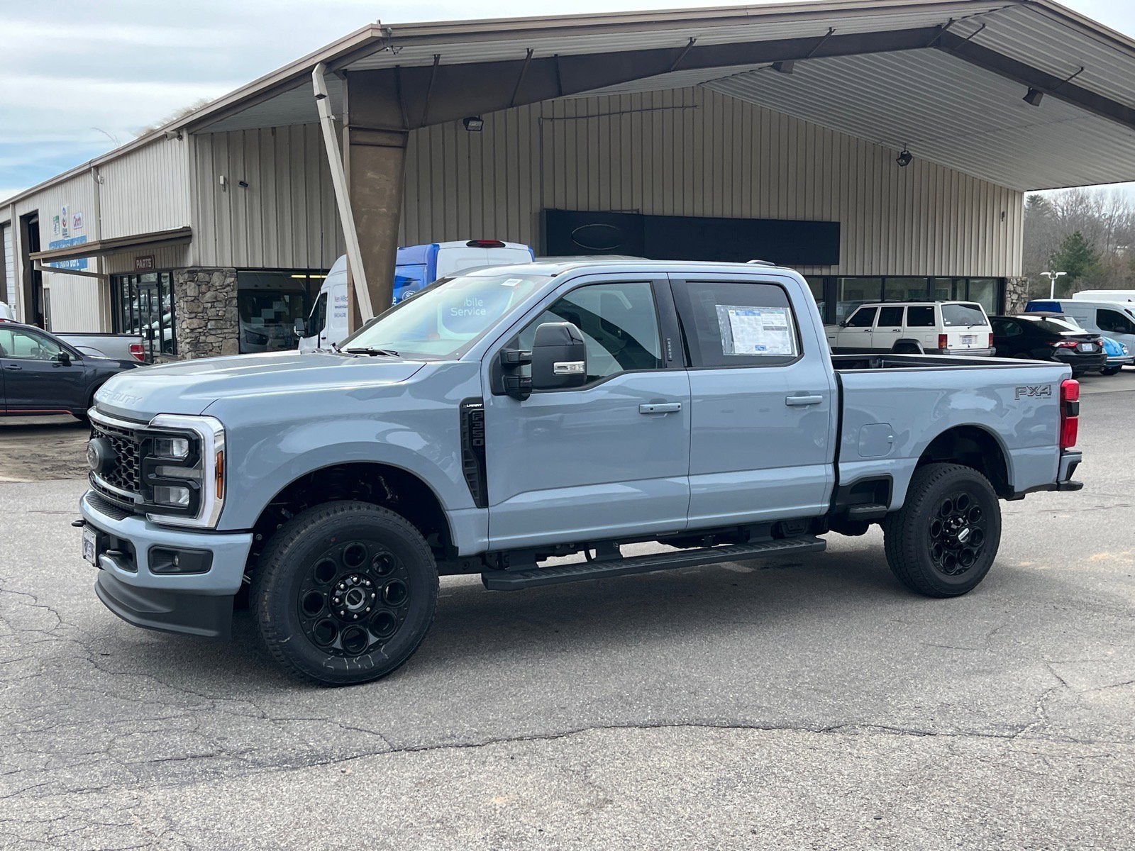 2026 Ford Super Duty F-350 SRW LARIAT
