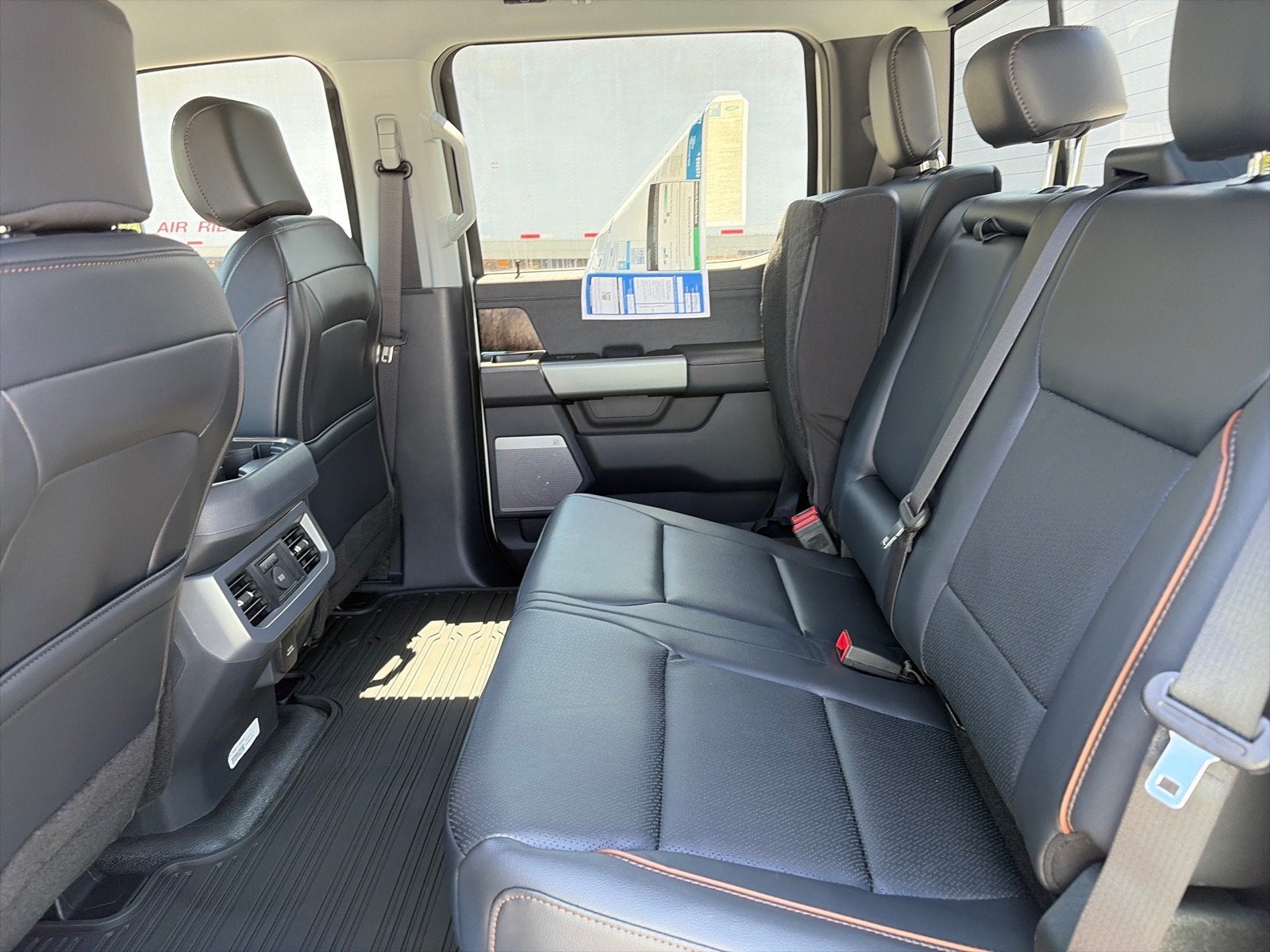 2026 Ford Super Duty F-350 SRW LARIAT