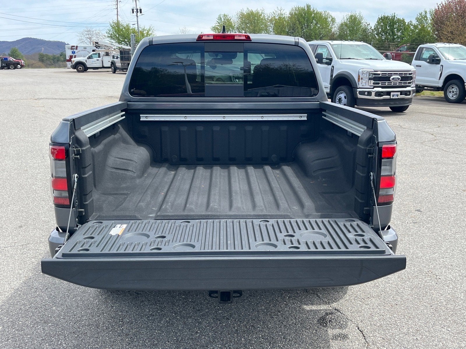 2024 Nissan Frontier SV