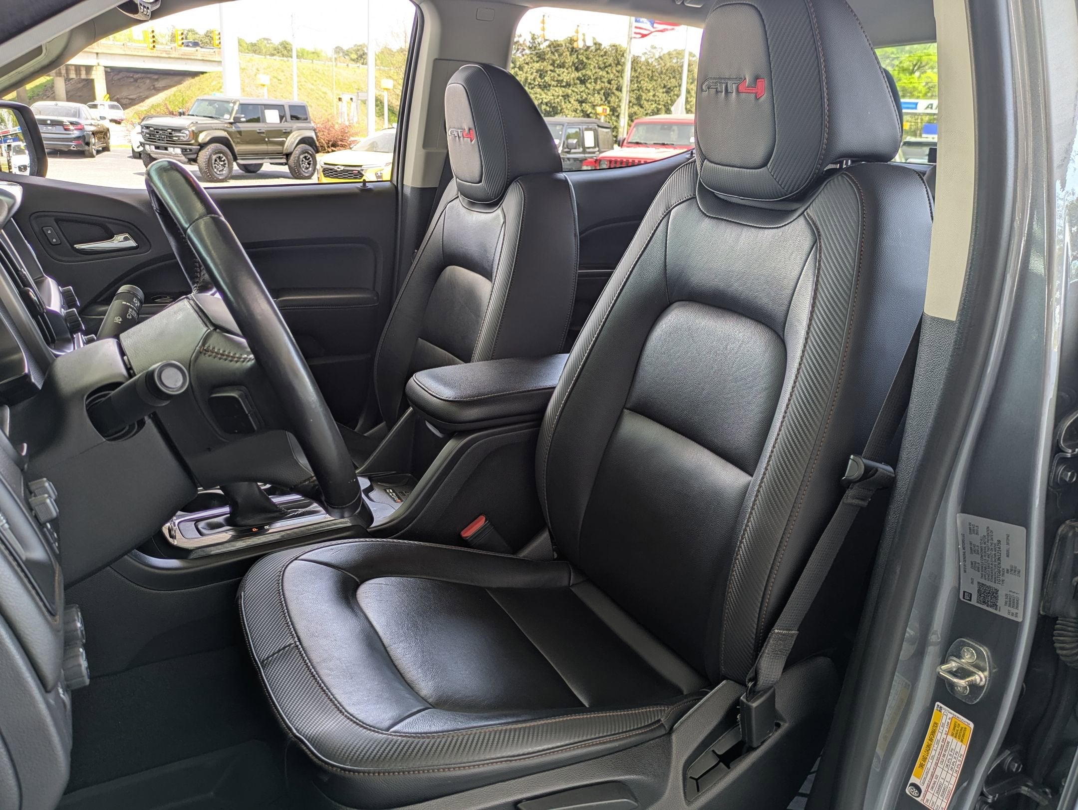 2022 GMC Canyon 4WD AT4 w/Leather