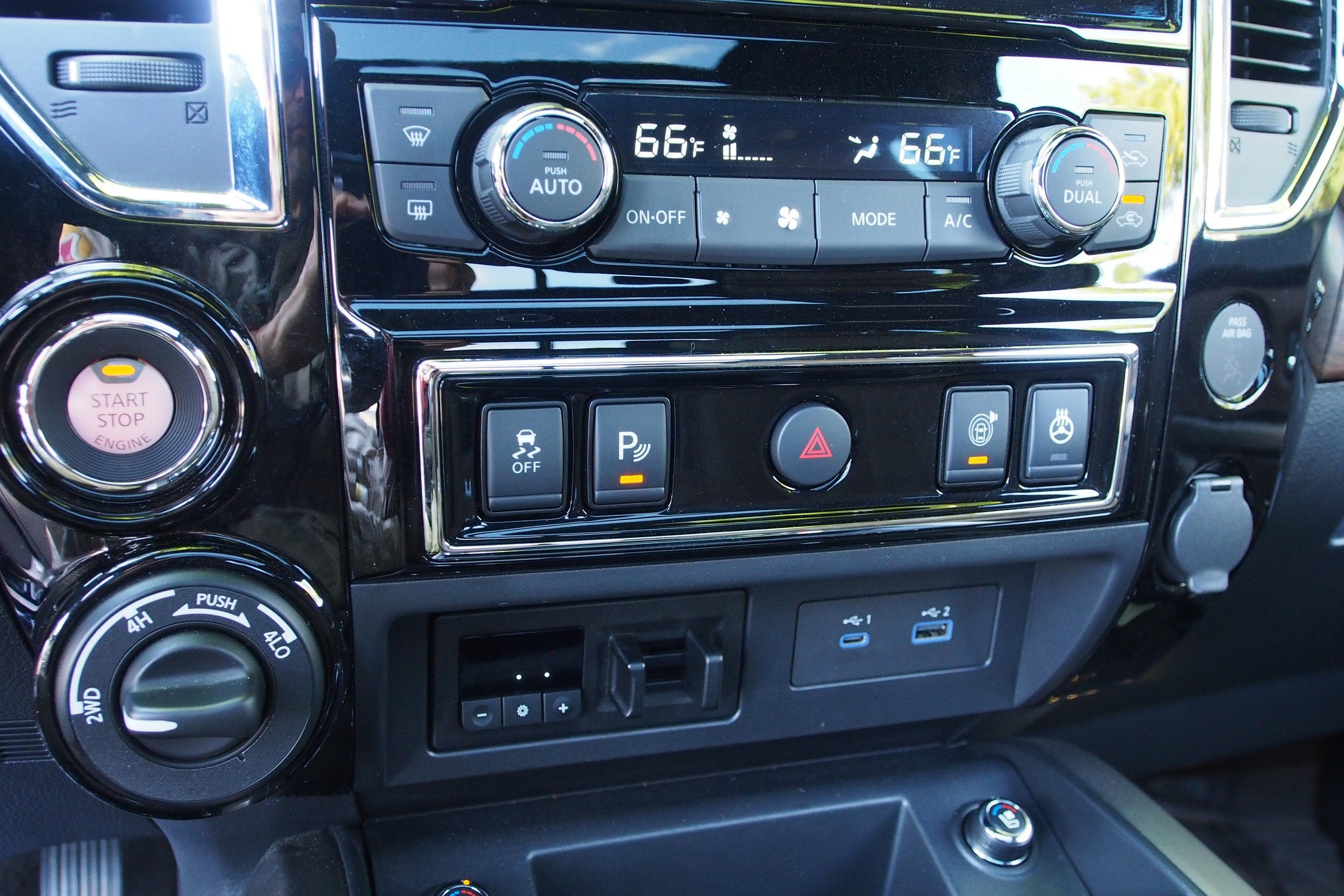 2023 Nissan Titan Platinum Reserve