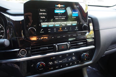 2024 Nissan Pathfinder SL