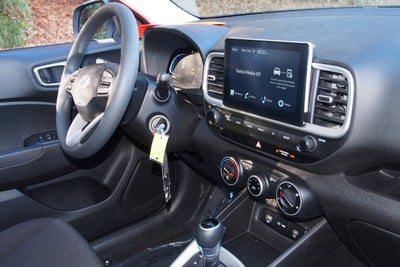 2025 Hyundai Venue SE