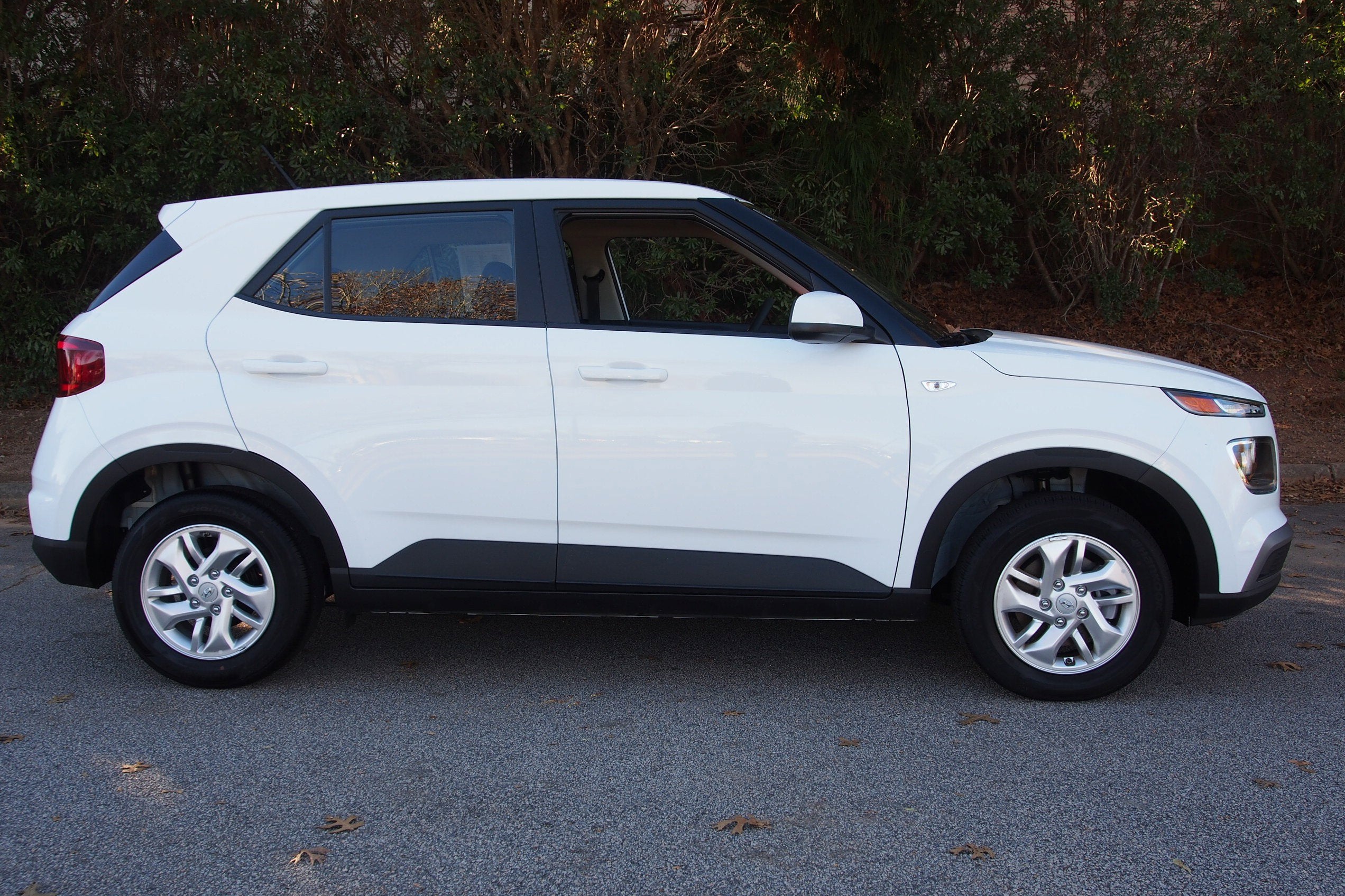 2025 Hyundai Venue SE