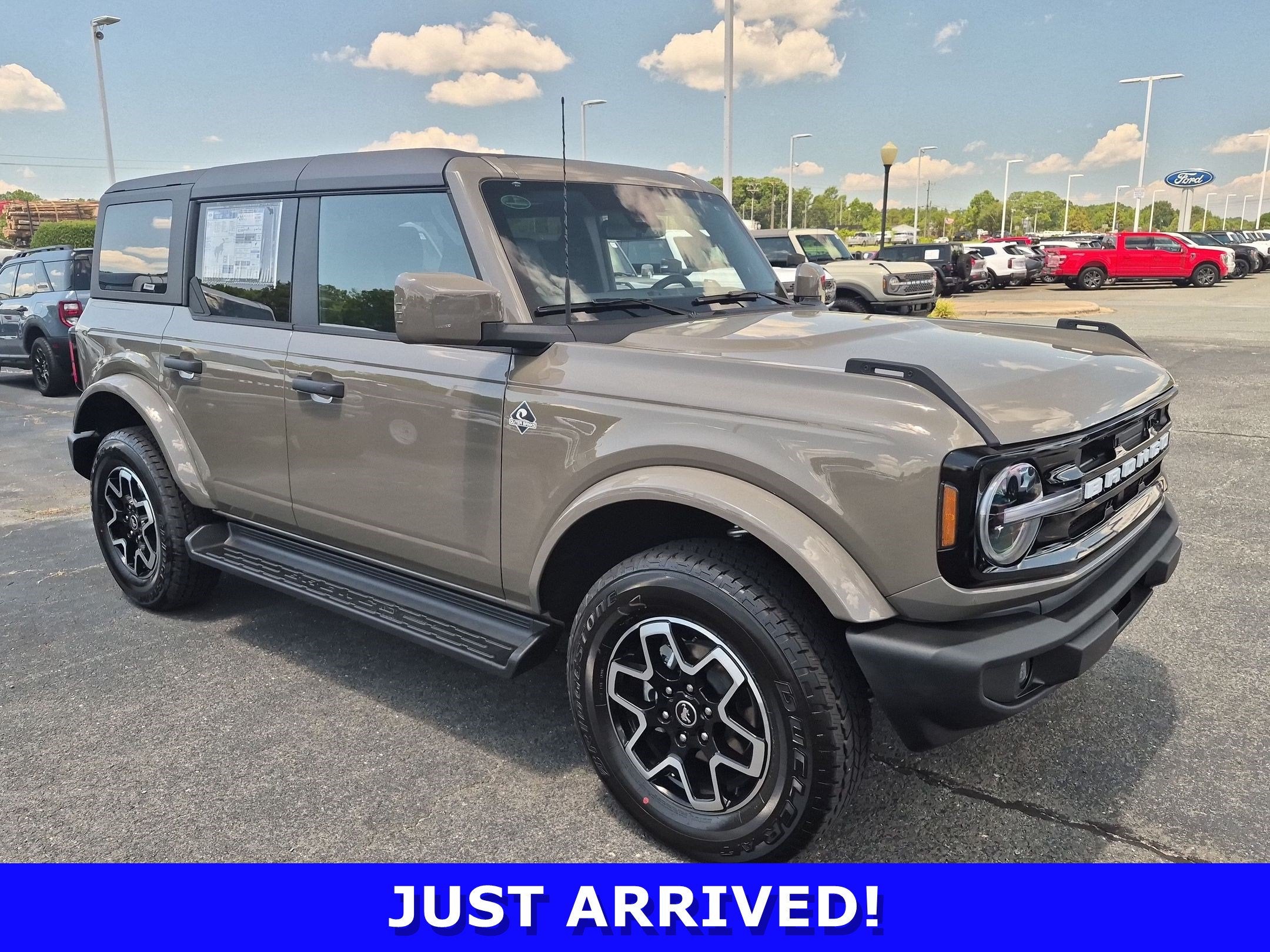 2026 Ford Bronco Outer Banks