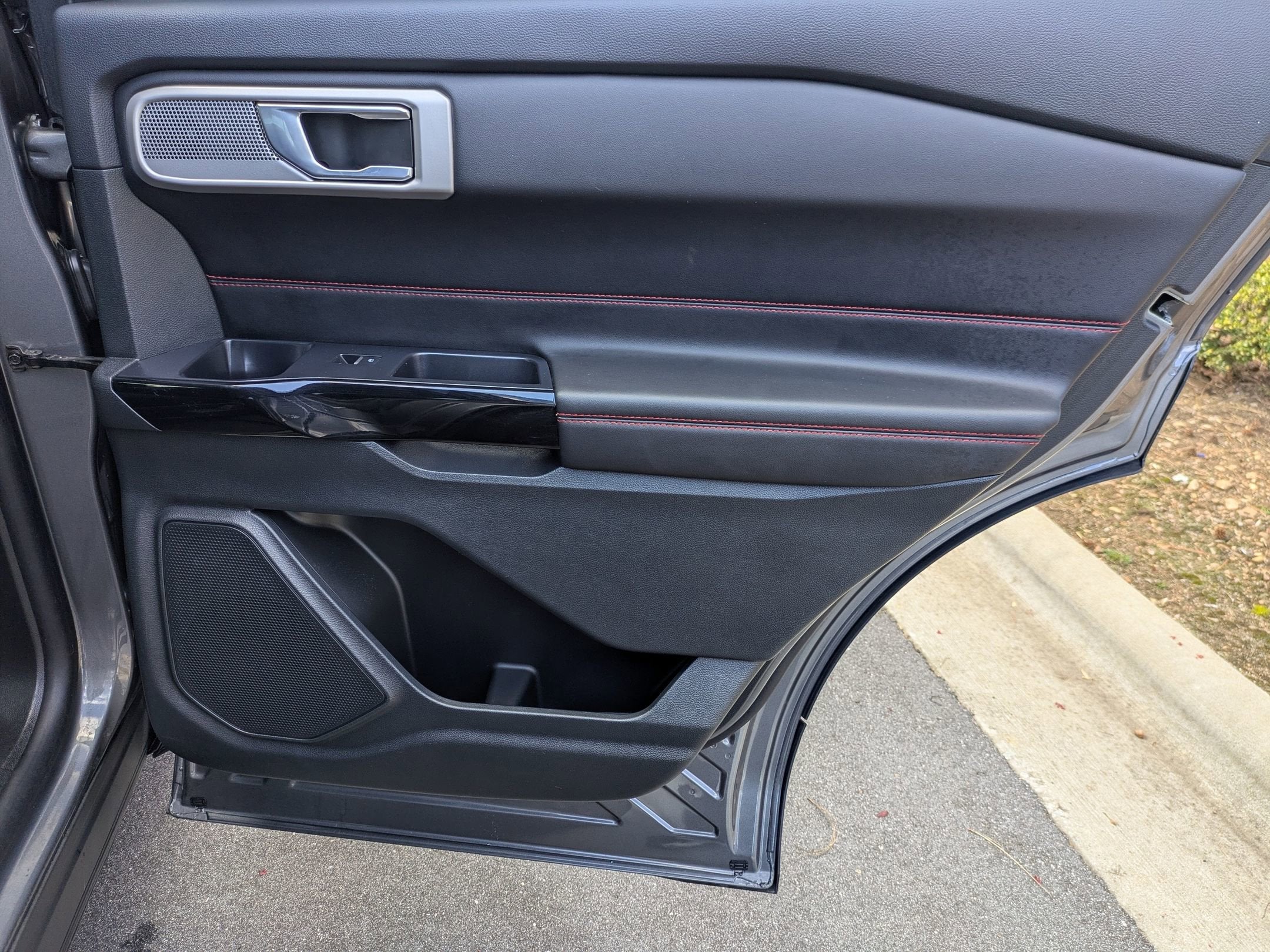 2024 Ford Explorer ST-Line