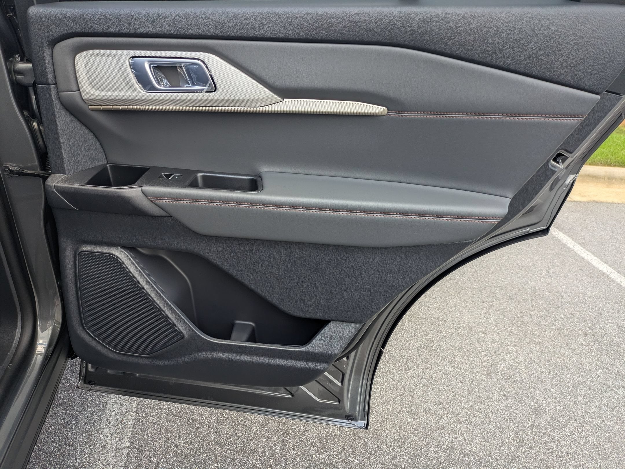 2026 Ford Explorer Active w/100A Pkg