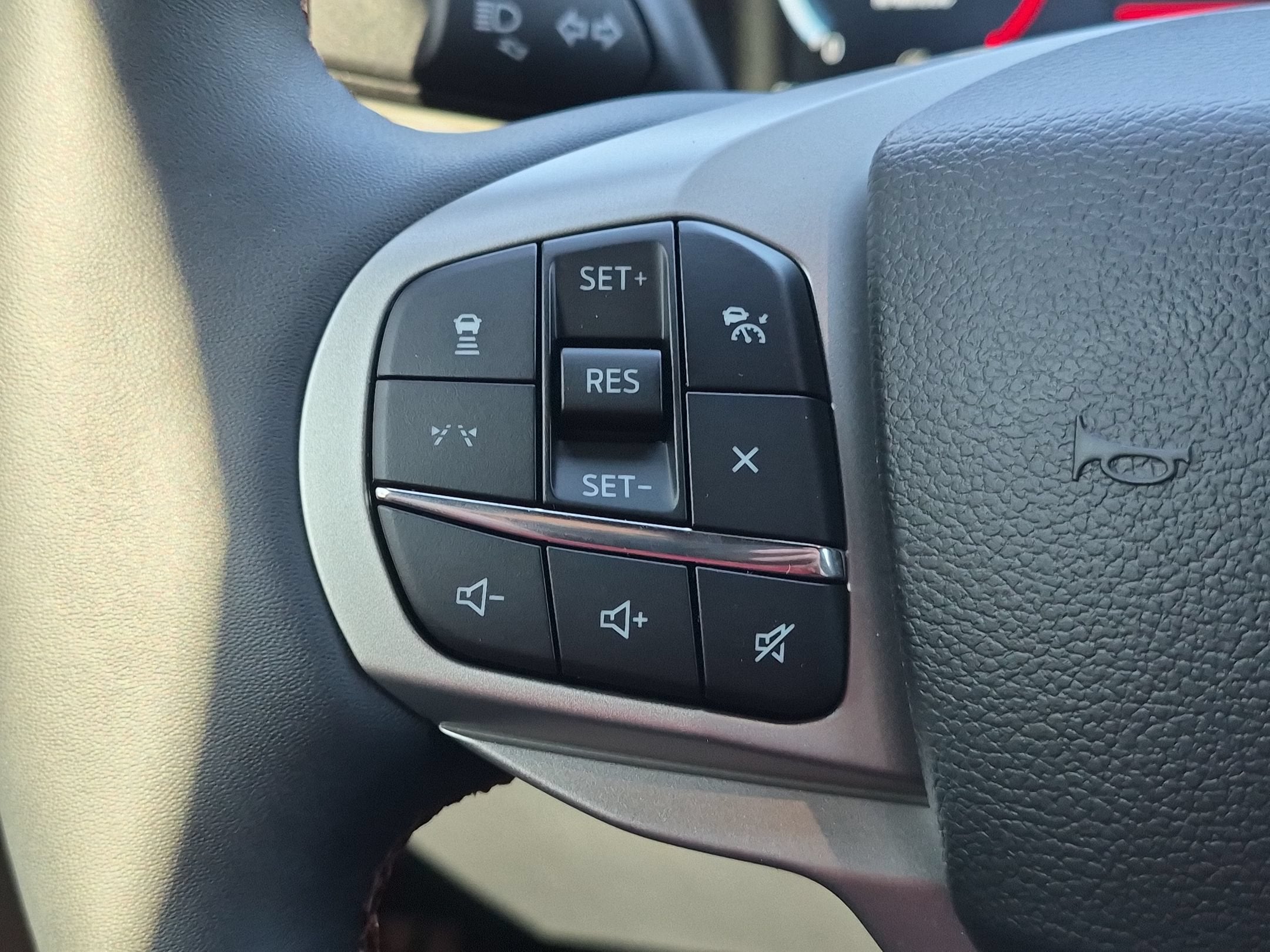 2027 Ford Explorer Active w/200A Pkg