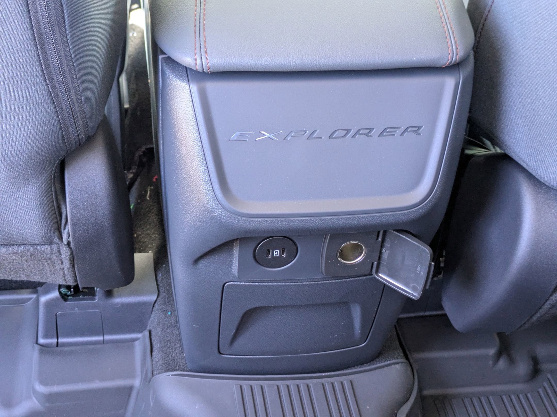 2026 Ford Explorer Active w/200A Pkg