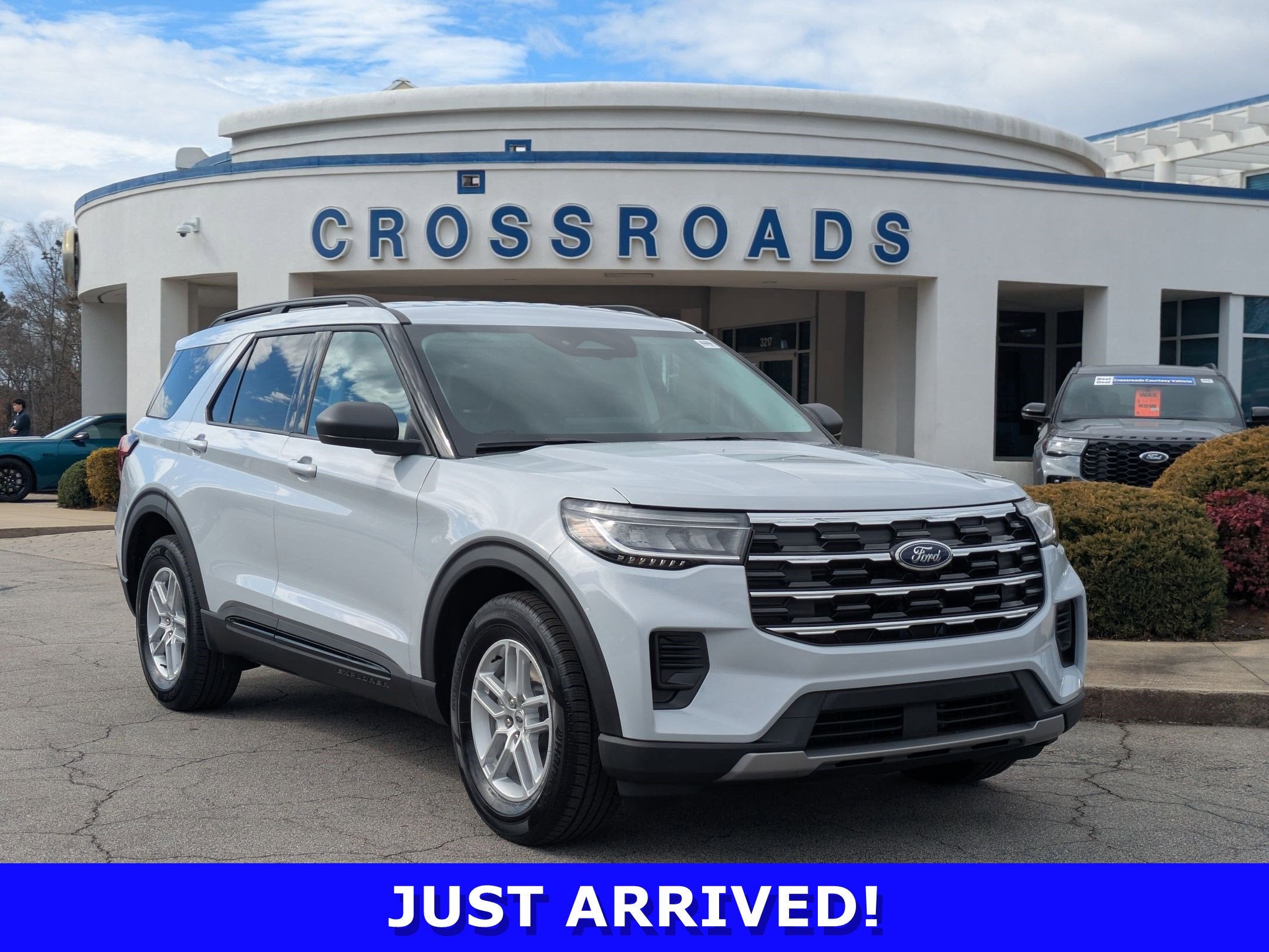 2026 Ford Explorer Active w/200A Pkg