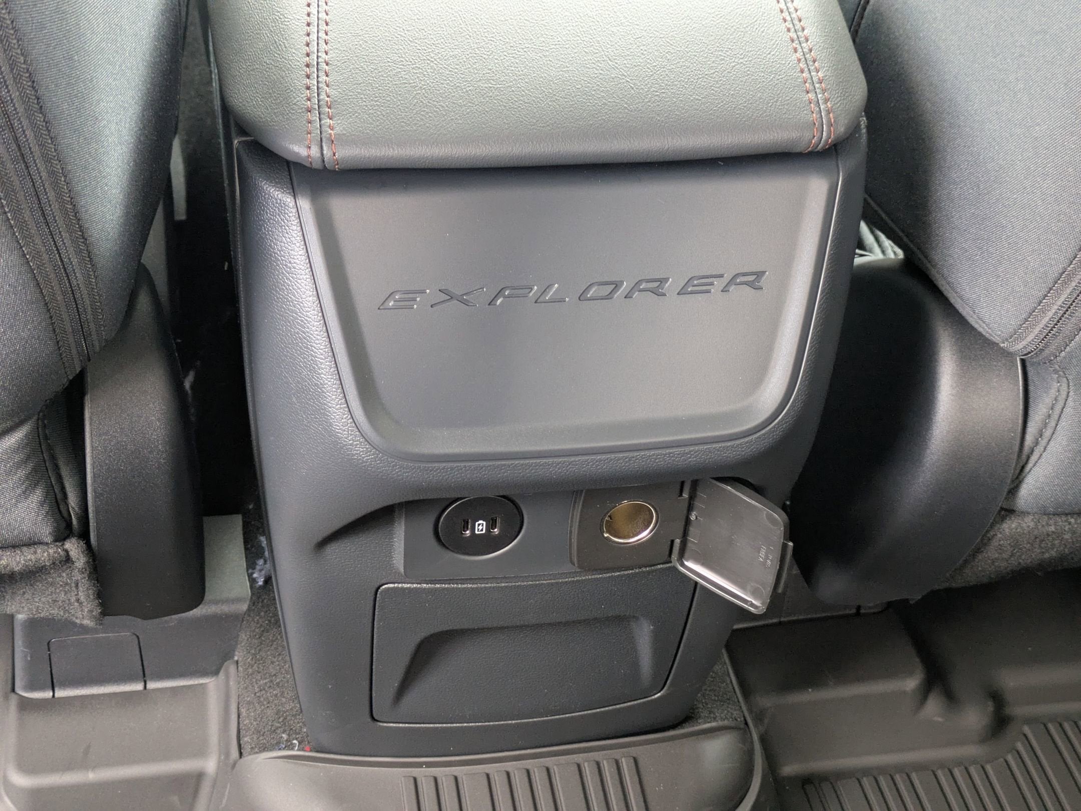 2026 Ford Explorer Active w/200A Pkg