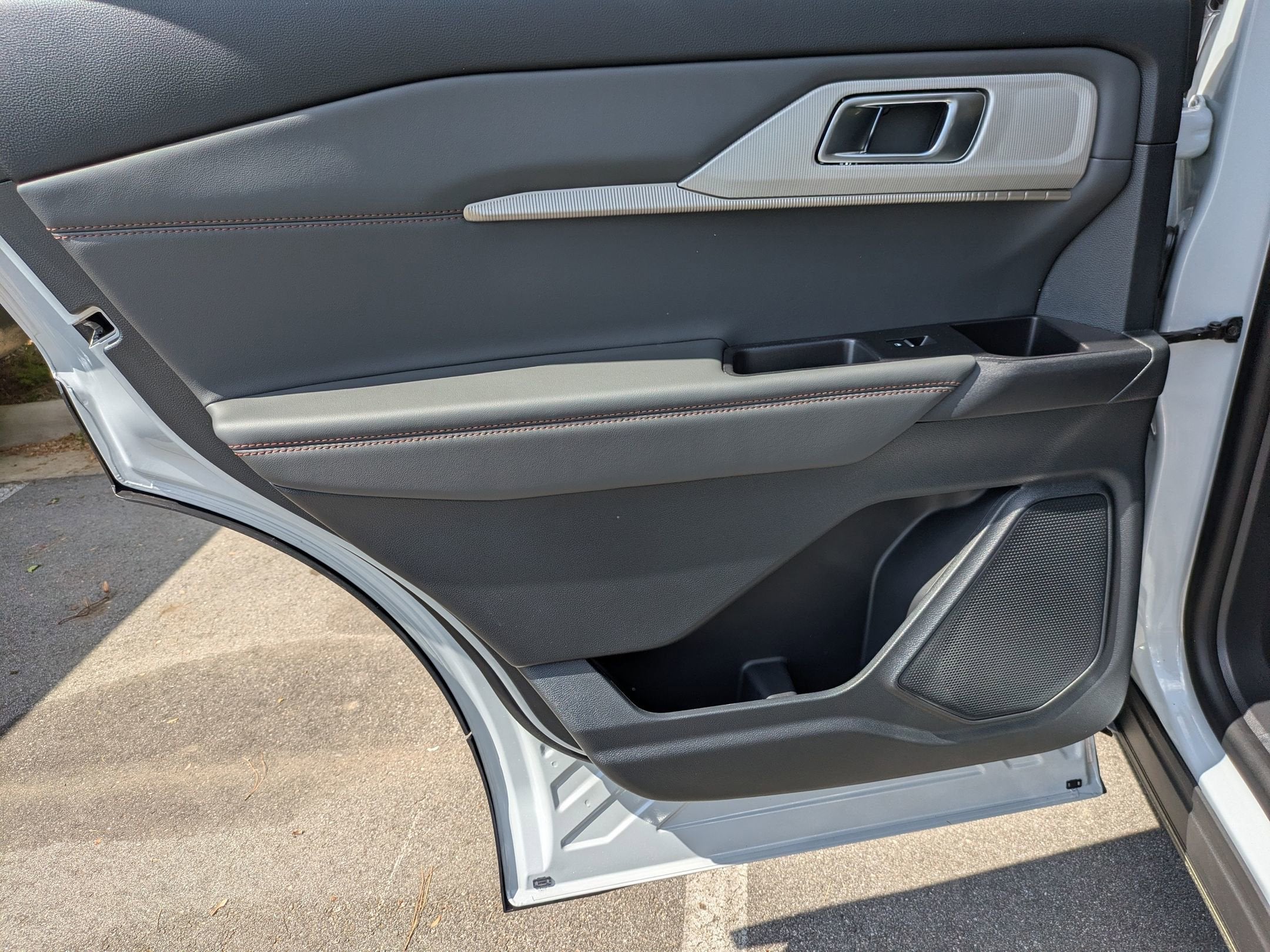 2026 Ford Explorer Active w/200A Pkg