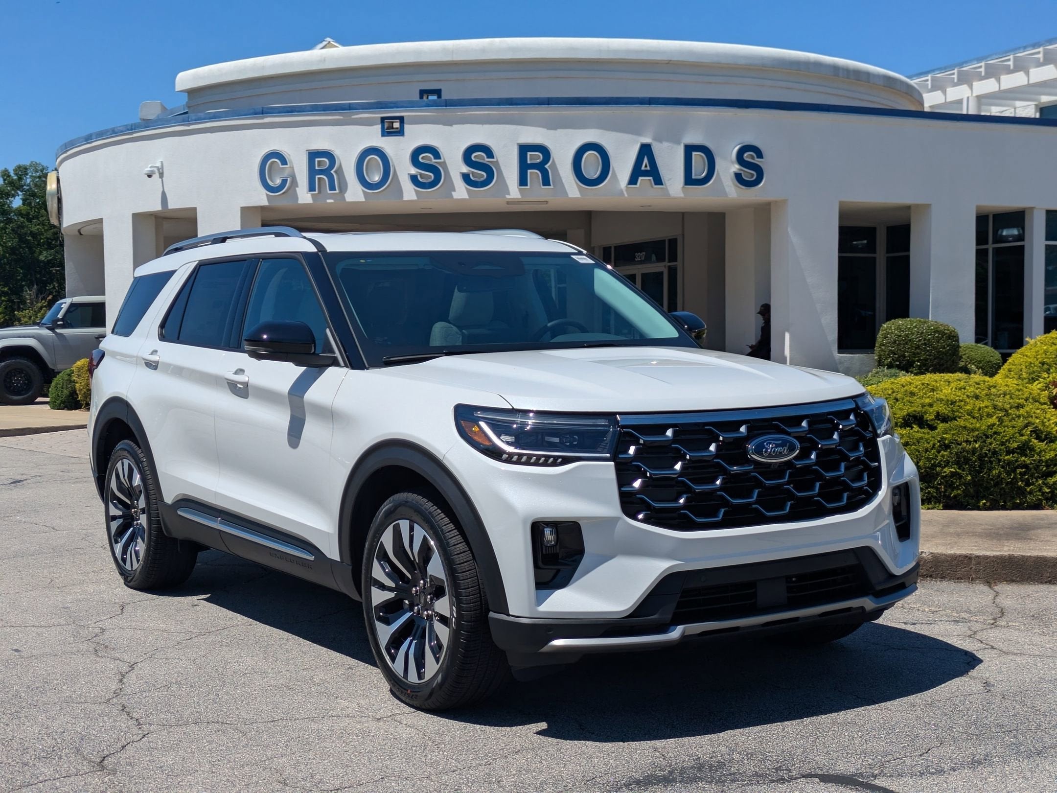 2026 Ford Explorer Platinum 4WD's photo