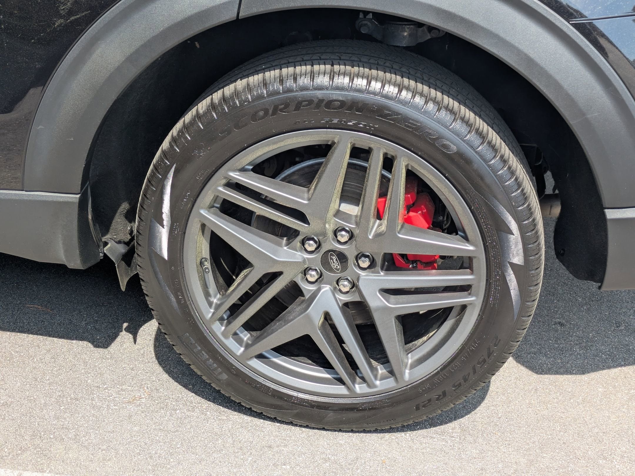 2025 Ford Explorer ST-Line