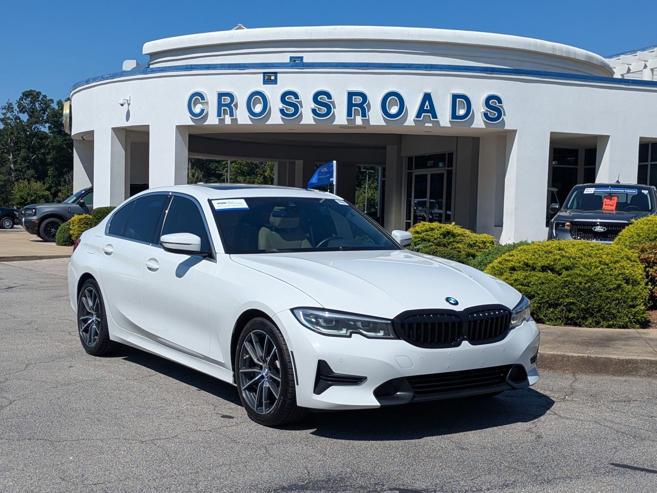 2021 BMW 3 Series 330i Sedan's photo