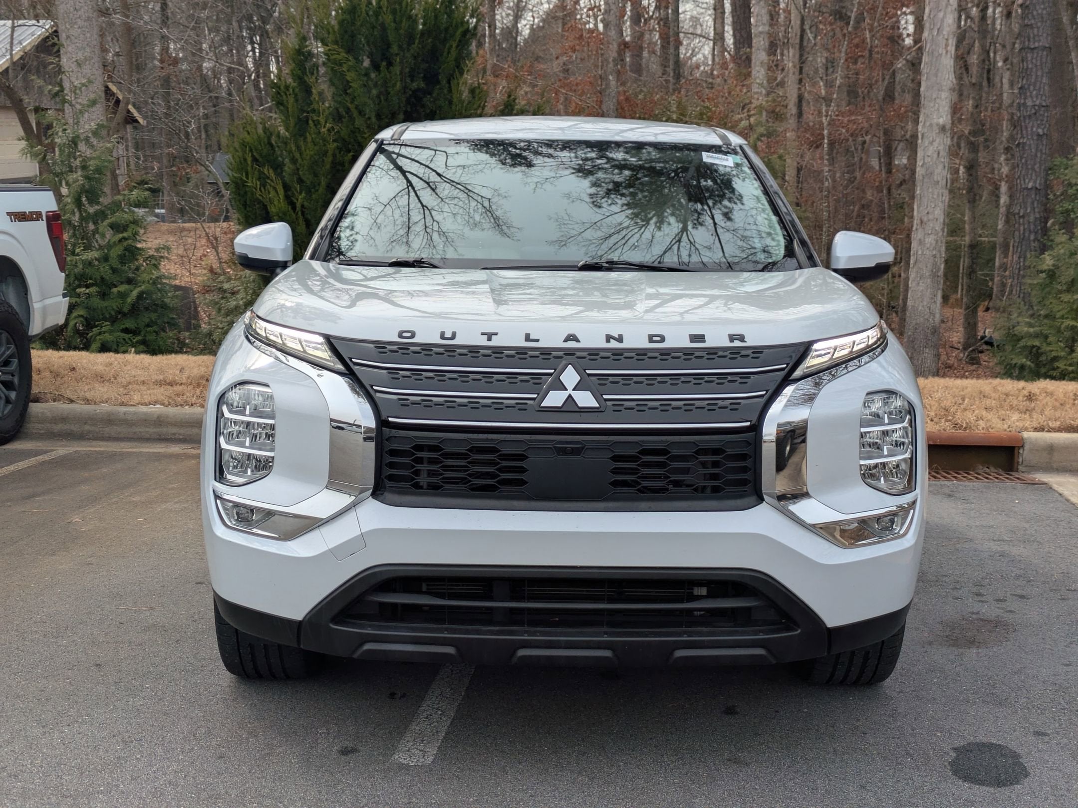 2022 Mitsubishi Outlander ES