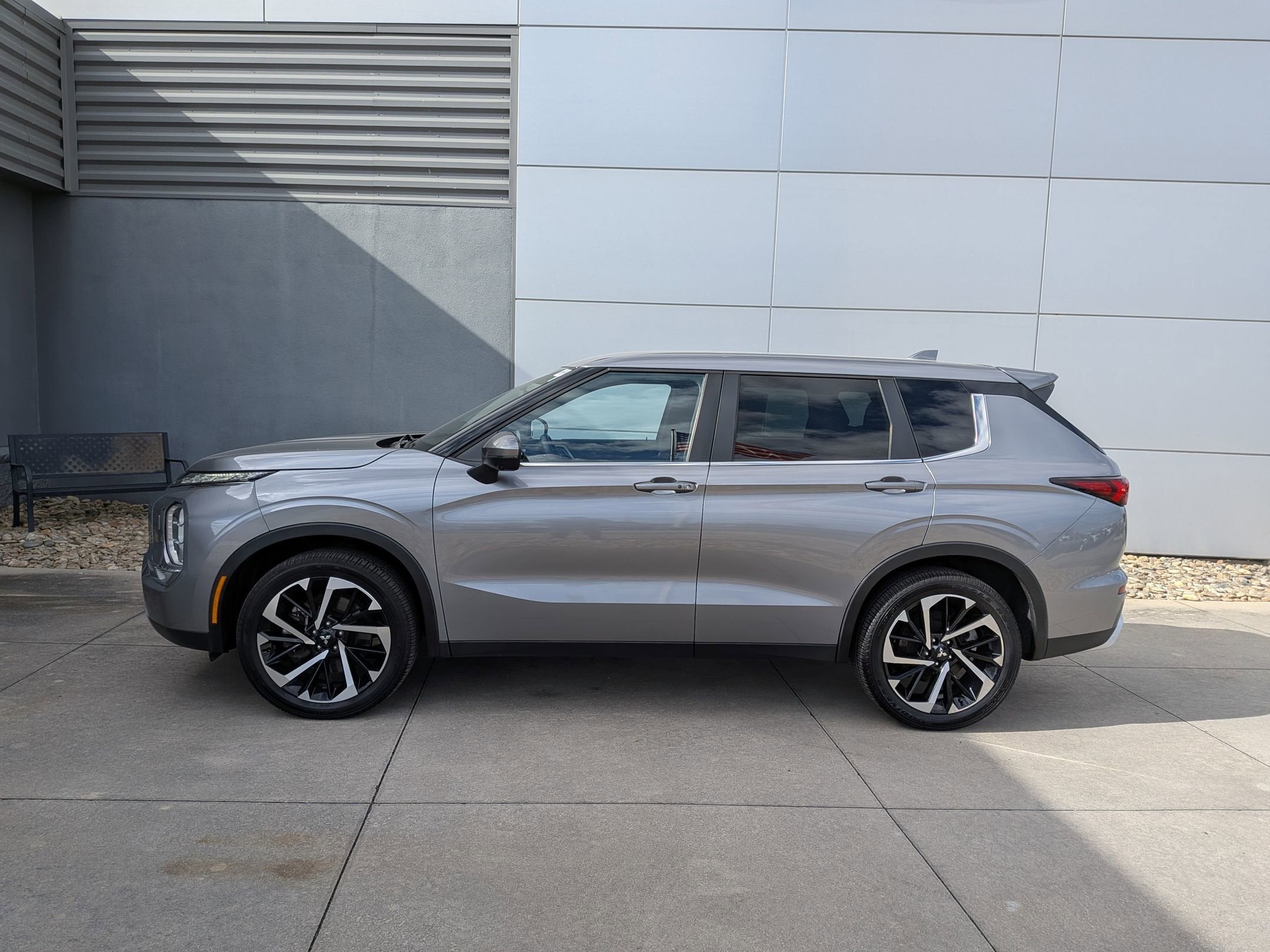 2022 Mitsubishi Outlander SE