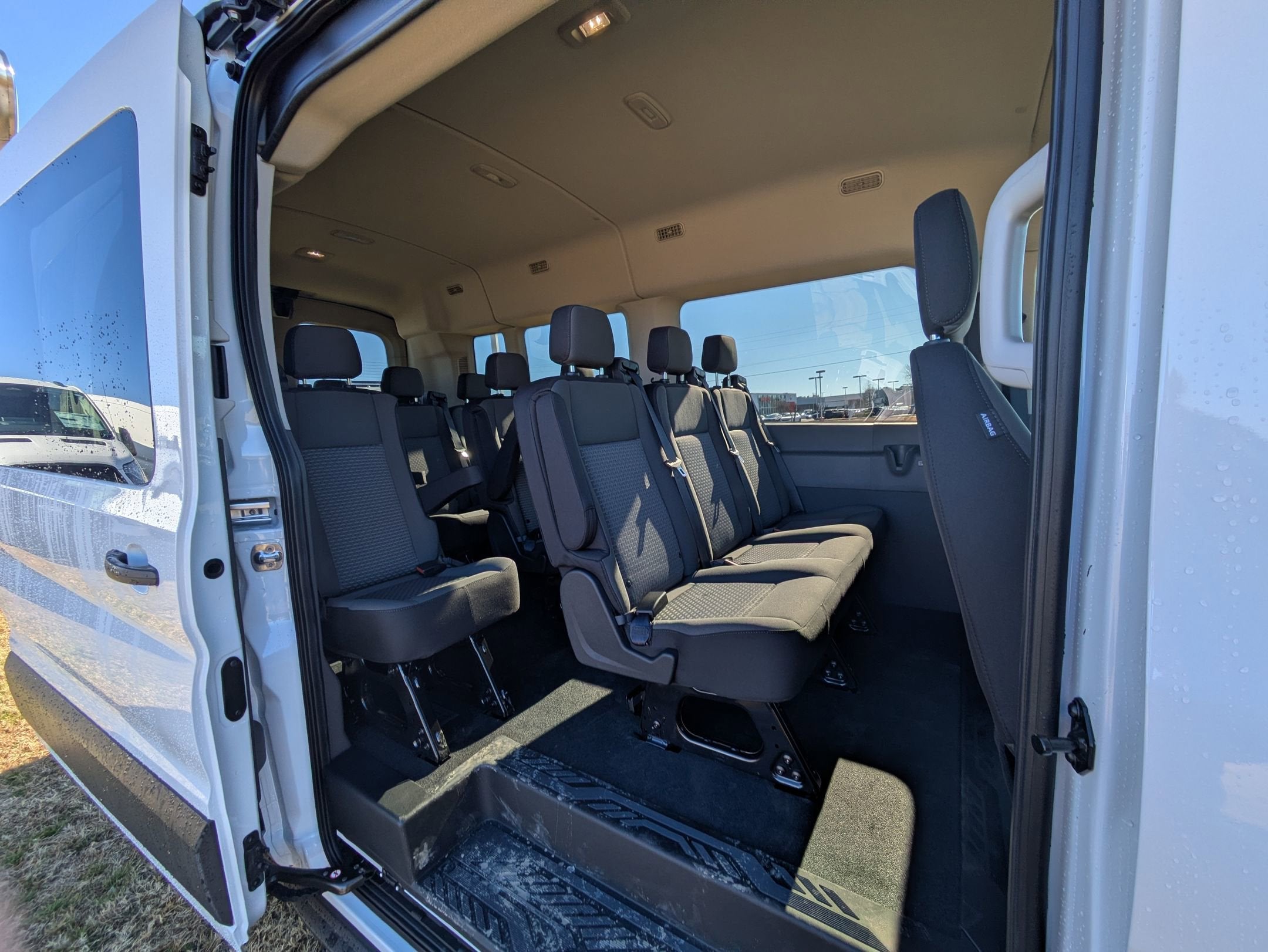 2026 Ford Transit Passenger Wagon XLT