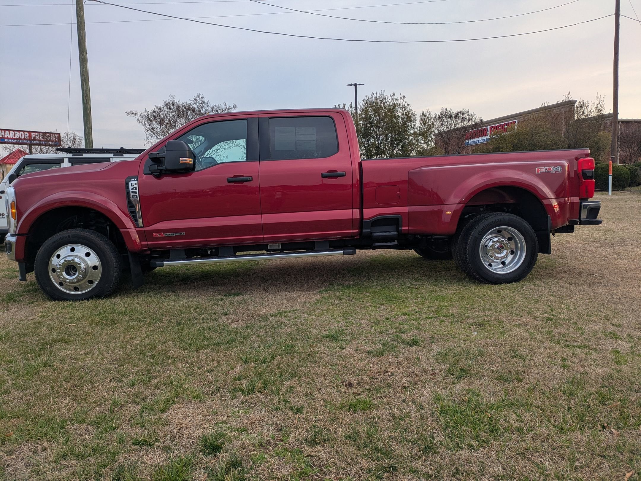 2025 Ford Super Duty F-450 DRW XLT