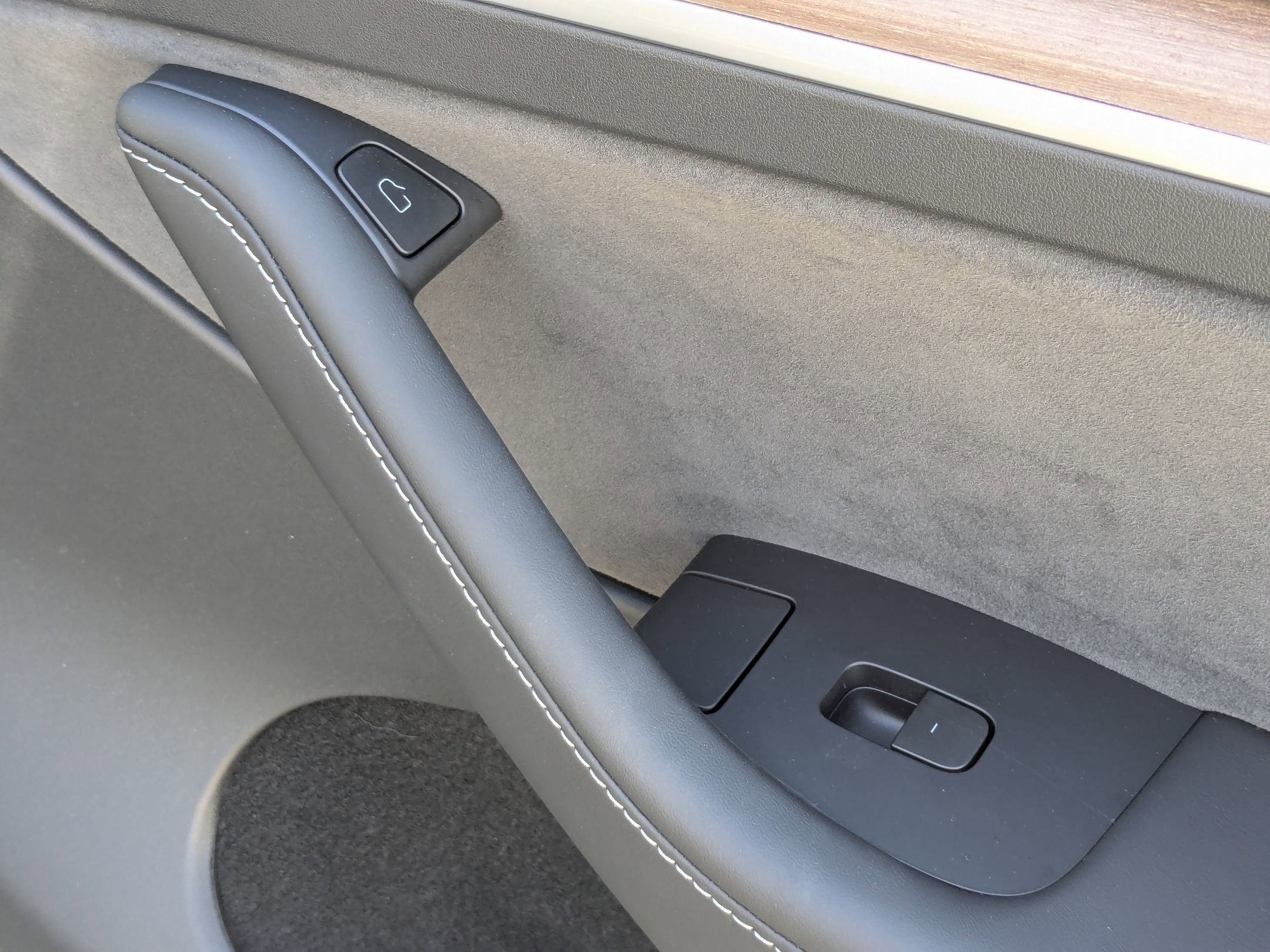 2024 Tesla Model Y Base