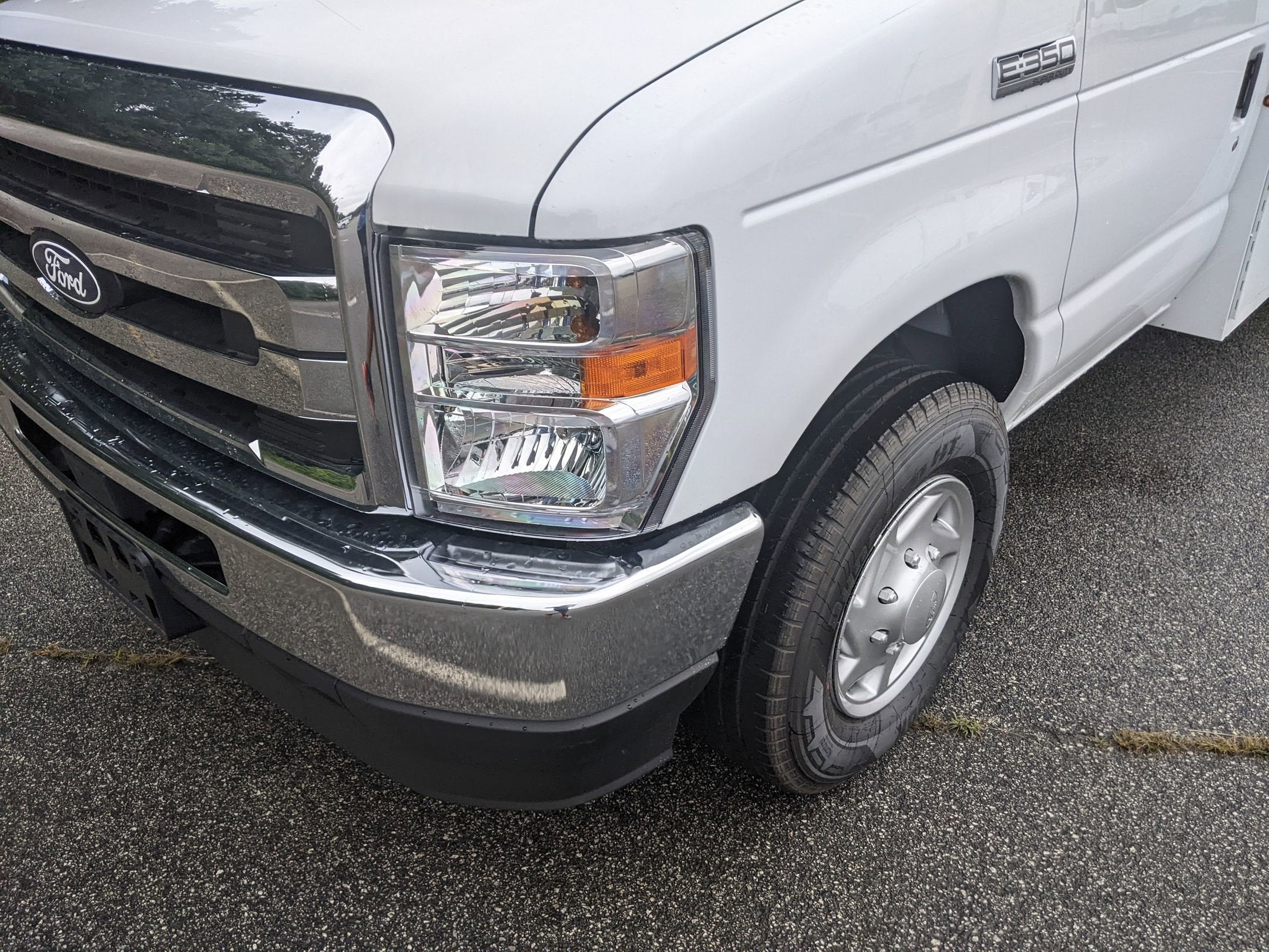 2026 Ford E-Series Cutaway Base