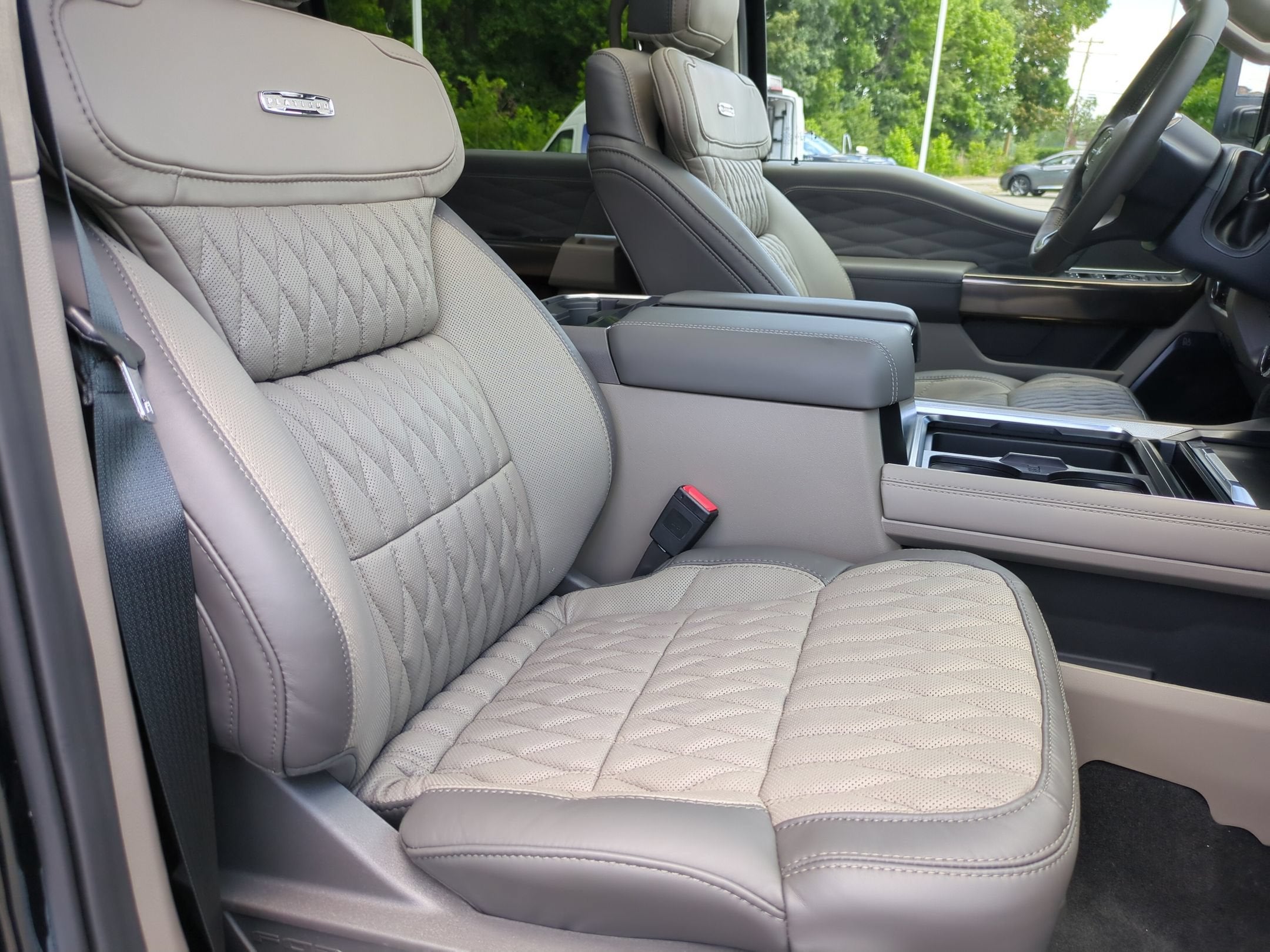 2026 Ford Super Duty F-250 SRW Platinum