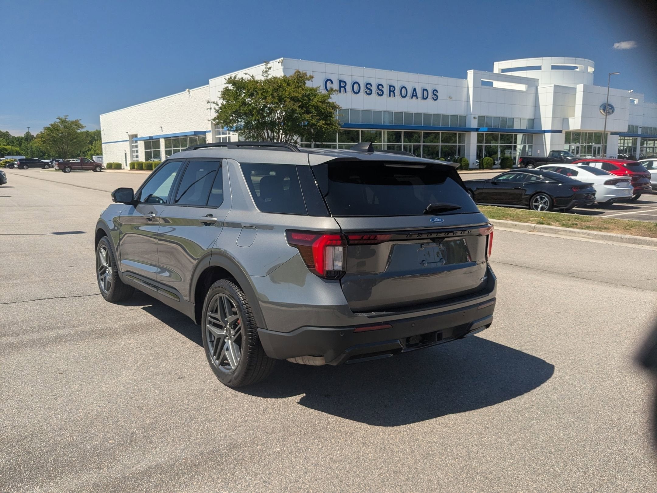 2025 Ford Explorer ST-Line