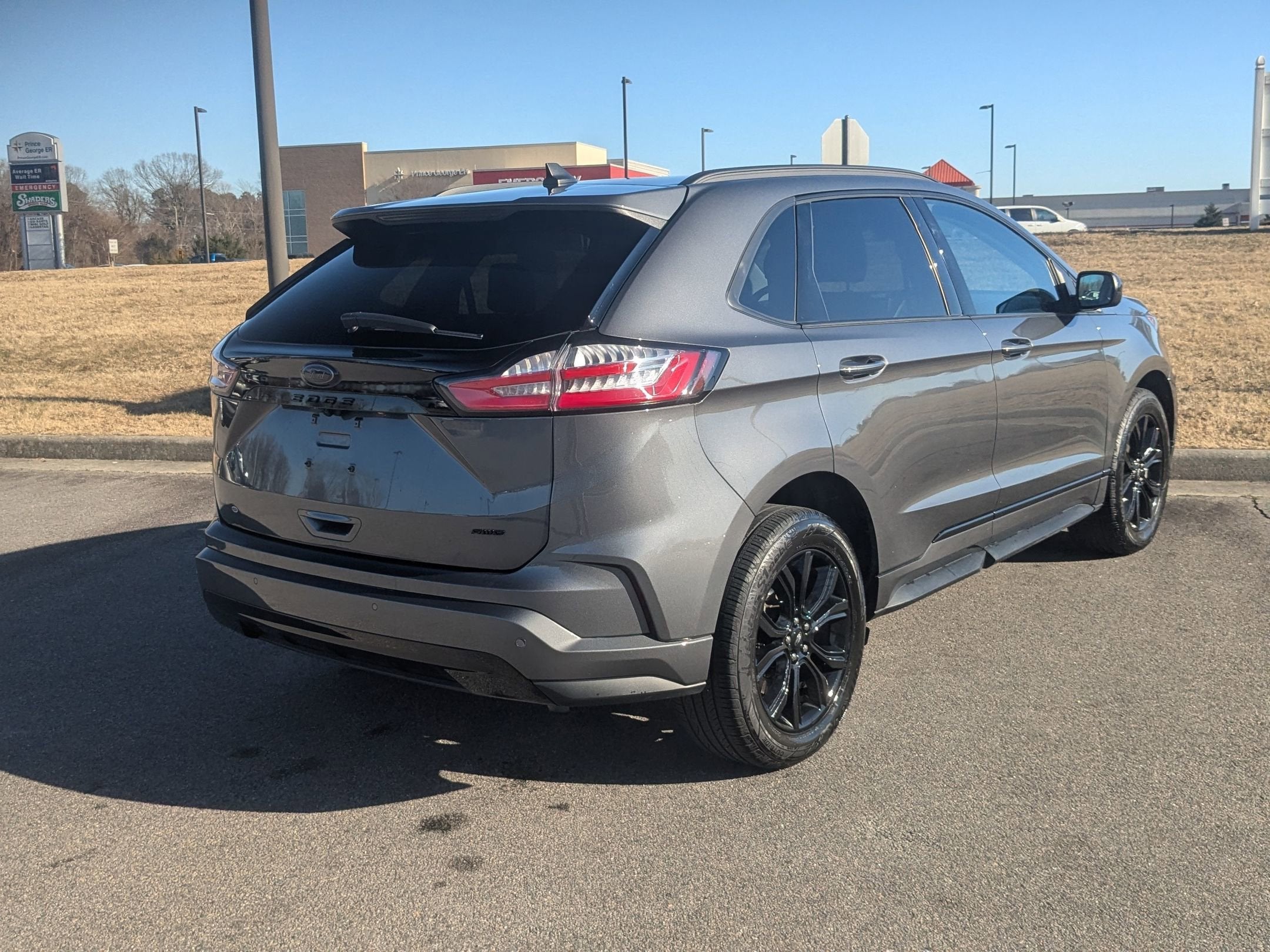 2022 Ford Edge SE