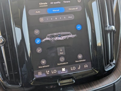2023 Volvo XC60 Ultimate Bright Theme