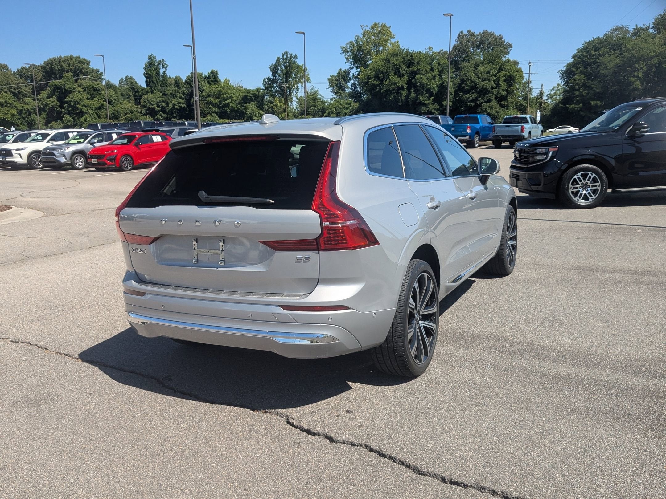 2023 Volvo XC60 Ultimate Bright Theme